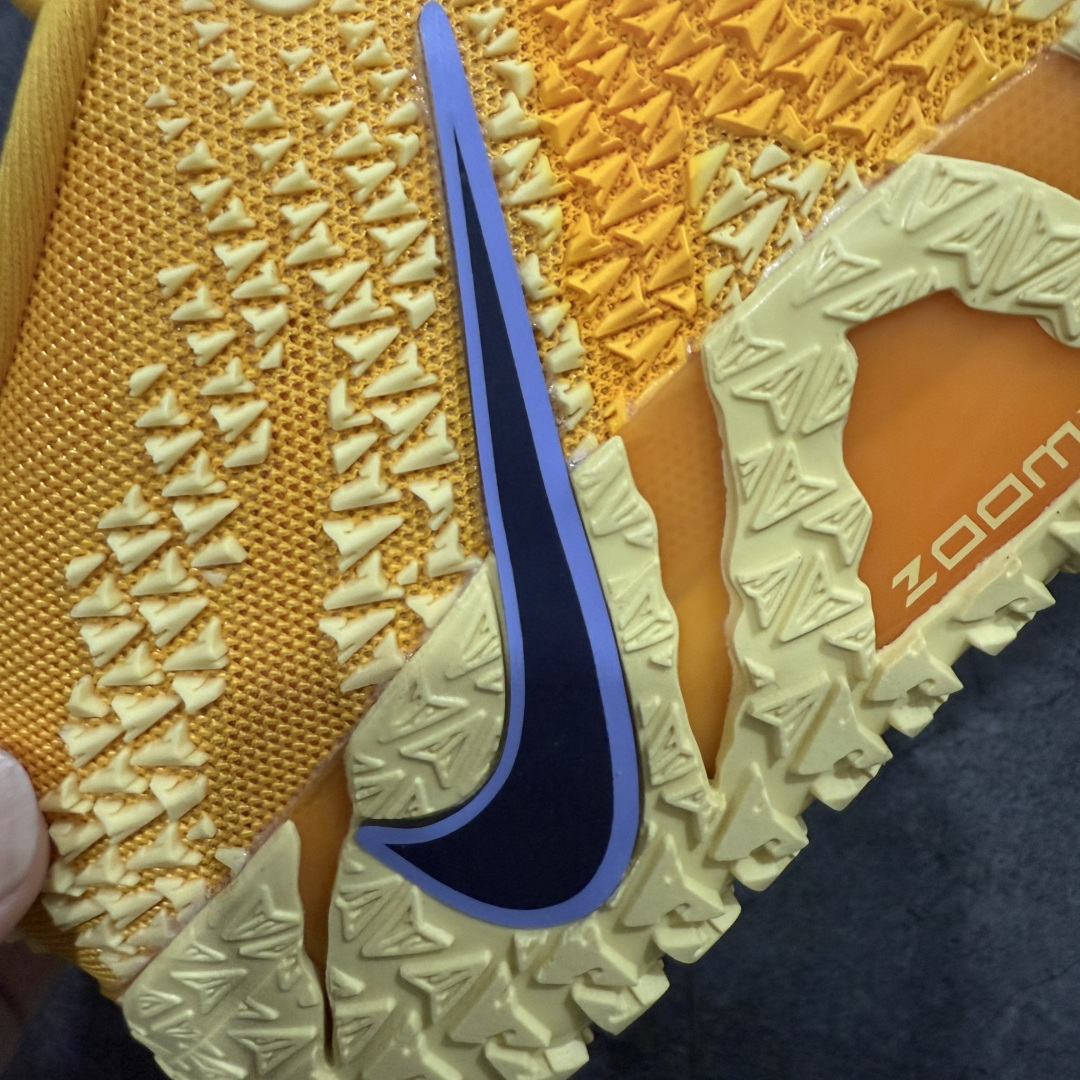 图片[3]-【Top纯原】NK Ja 3 Scratch EP 莫兰特三代柔软舒适防滑耐磨透气支撑轻便低帮篮球鞋 HF2794-700 全新版本重磅登场 历时半年全力打造 实战脚感完美 T1品质 完美版型细节做工 【顶配缓震】独家革新搭载 前掌5mm TURBO气垫 兼具贴地与缓震！（正品仅长方形小气垫）➕后掌大马蹄14mm厚 气垫 提高后掌缓震极限 （正品后掌无气垫） 【顶级抗扭】 搭载硬度65HC 发泡中底框架 ➕高强度中足抗扭片 革新升级 赛事级抗扭水平！独此一家 【顶级支撑】鞋身侧向包裹 双层补强层 200斤以上选手 也可驾驭（正品仅一层）对比市场货品偷工减料 不可同日而语！ 气垫气压上脚即可感受！鞋底止滑配方 无需磨合 原地起飞🛫 尺码：40-47.5-选品中心