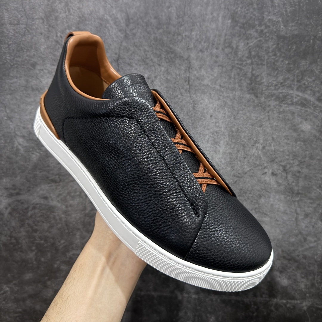 图片[3]-【佛山超A版】Zegna Triple Stitch 杰尼亚皮革 圆头平底 低帮低帮运动鞋 摔花纹牛皮制成，饰以丰富的工艺细节，如骆马红棕色皮革嵌饰和手绘饰边。此优雅材质令这款动感十足的运动鞋转变为精致的休闲单品。耐用的橡胶鞋底可探索城市街道提供所有需的支持。版型和产品细节：摔花纹牛皮面料，双色宽罗纹针织鞋带满足不同场合搭配不同风格，小牛皮内裡，鞋垫。内底、徽标压纹皮革中底，高弹力记忆鞋垫和超轻橡胶人字纹防滑鞋底，穿着舒服不凡。鞋底周圈加车大底边线。显得匠心十足。 尺码：39 40 41 42 43 44 45 46-选品中心