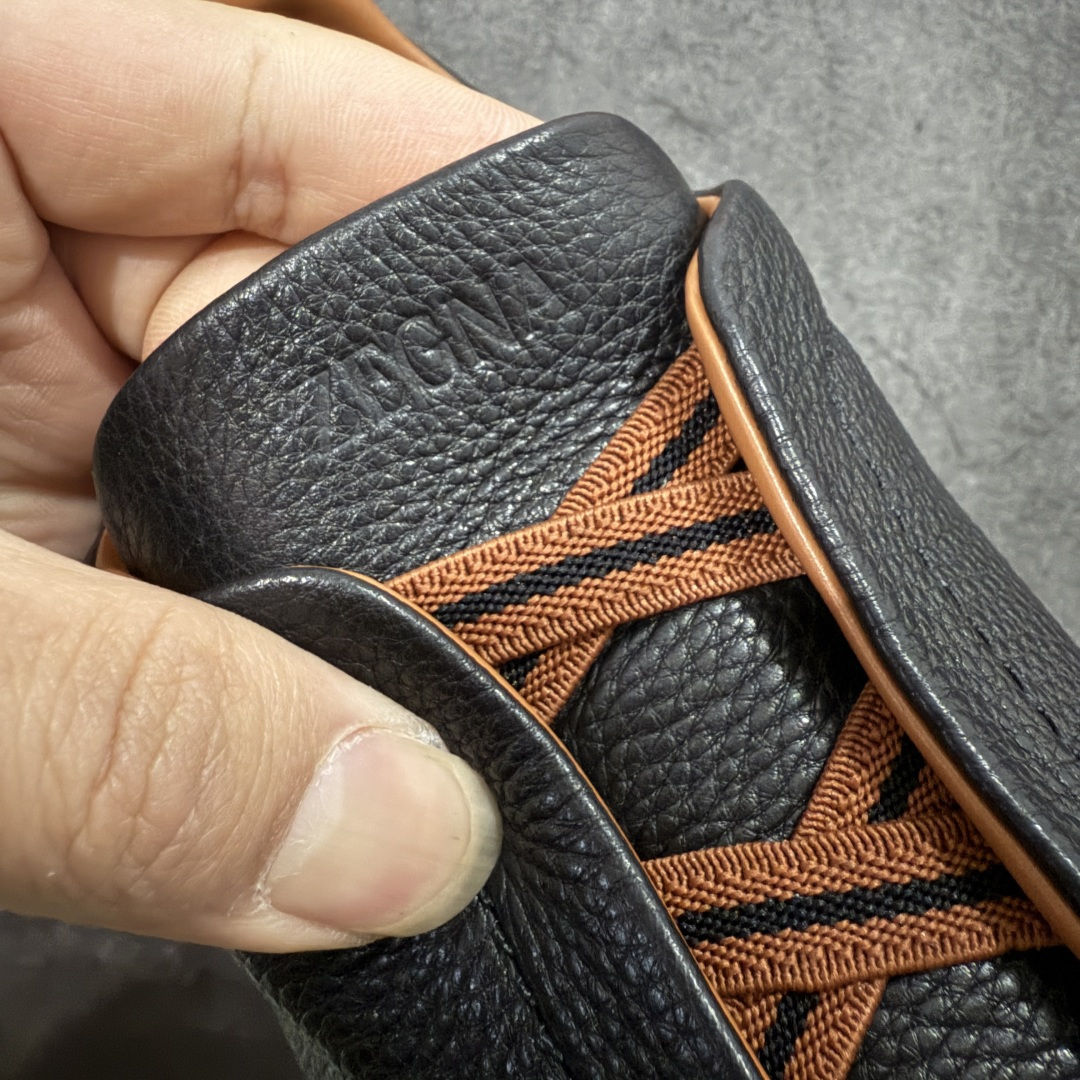 图片[6]-【佛山超A版】Zegna Triple Stitch 杰尼亚皮革 圆头平底 低帮低帮运动鞋 摔花纹牛皮制成，饰以丰富的工艺细节，如骆马红棕色皮革嵌饰和手绘饰边。此优雅材质令这款动感十足的运动鞋转变为精致的休闲单品。耐用的橡胶鞋底可探索城市街道提供所有需的支持。版型和产品细节：摔花纹牛皮面料，双色宽罗纹针织鞋带满足不同场合搭配不同风格，小牛皮内裡，鞋垫。内底、徽标压纹皮革中底，高弹力记忆鞋垫和超轻橡胶人字纹防滑鞋底，穿着舒服不凡。鞋底周圈加车大底边线。显得匠心十足。 尺码：39 40 41 42 43 44 45 46-选品中心