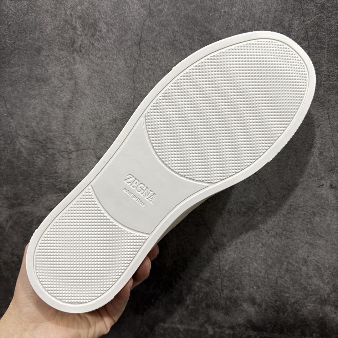 图片[9]-【佛山超A版】Zegna Triple Stitch 杰尼亚皮革 圆头平底 低帮低帮运动鞋 摔花纹牛皮制成，饰以丰富的工艺细节，如骆马红棕色皮革嵌饰和手绘饰边。此优雅材质令这款动感十足的运动鞋转变为精致的休闲单品。耐用的橡胶鞋底可探索城市街道提供所有需的支持。版型和产品细节：摔花纹牛皮面料，双色宽罗纹针织鞋带满足不同场合搭配不同风格，小牛皮内裡，鞋垫。内底、徽标压纹皮革中底，高弹力记忆鞋垫和超轻橡胶人字纹防滑鞋底，穿着舒服不凡。鞋底周圈加车大底边线。显得匠心十足。 尺码：39 40 41 42 43 44 45 46-选品中心