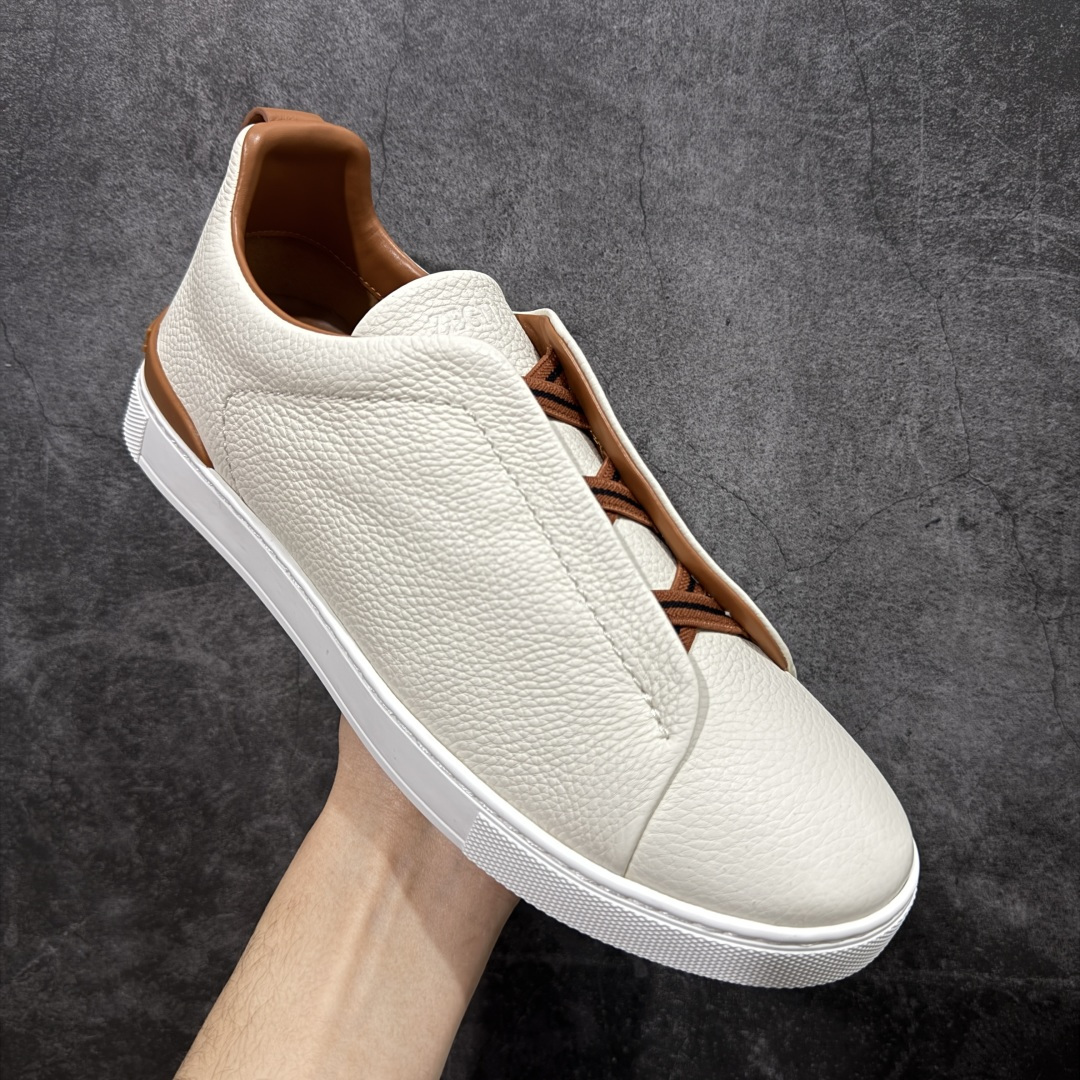 图片[3]-【佛山超A版】Zegna Triple Stitch 杰尼亚皮革 圆头平底 低帮低帮运动鞋 摔花纹牛皮制成，饰以丰富的工艺细节，如骆马红棕色皮革嵌饰和手绘饰边。此优雅材质令这款动感十足的运动鞋转变为精致的休闲单品。耐用的橡胶鞋底可探索城市街道提供所有需的支持。版型和产品细节：摔花纹牛皮面料，双色宽罗纹针织鞋带满足不同场合搭配不同风格，小牛皮内裡，鞋垫。内底、徽标压纹皮革中底，高弹力记忆鞋垫和超轻橡胶人字纹防滑鞋底，穿着舒服不凡。鞋底周圈加车大底边线。显得匠心十足。 尺码：39 40 41 42 43 44 45 46-选品中心