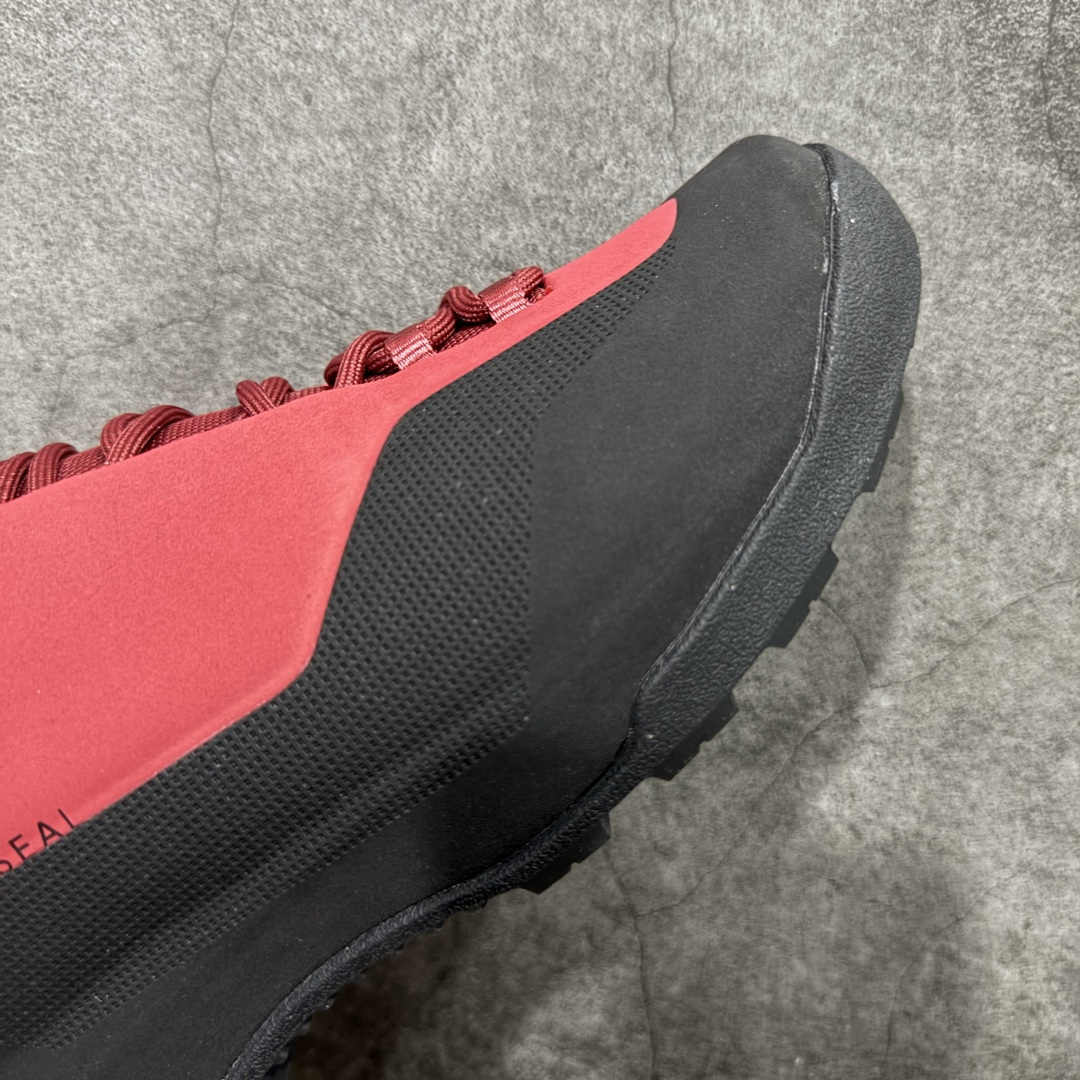 图片[6]-【正确版】Arcteryx始祖鸟 Konseal Shoe 舒适 防滑耐磨透气支撑抓地 登山鞋 正确原盒 全鞋采用头层麂皮 耐磨防滑黄金V底 莞产高品质 区别市场通货 代购指定版本 原数据开发 不掉标 正确高频字体 鸟爪细节完美 区别市场公版货 错误字体货 中底带钢印上脚舒适轻便无负重感 四季百搭 始祖鸟 KONSEAL 轻量户外鞋，这双鞋，不仅仅可以穿着逛街上班，更可以穿着徒步旅游甚至攀岩！说实话，没多少人真的会去攀岩，经我们试穿，这双鞋，日常穿也是非常舒服轻便！搭配日常的衣服完全不违和！结构中底TPU底盘，保护双脚。配置3D模具保护双脚+一体化系带系统，鞋面防撕裂网布、TPU保护膜和牛巴革合成面料，喜欢放心入！这种类型的鞋子咱们家超难得遇到一次，喜欢一定不要错过 尺码：39-45-选品中心