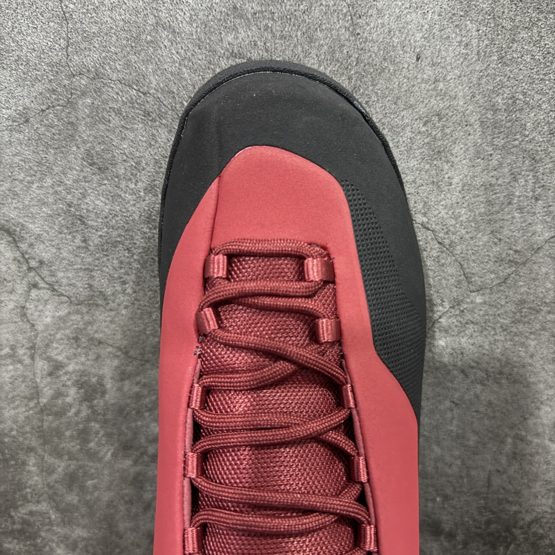 图片[5]-【正确版】Arcteryx始祖鸟 Konseal Shoe 舒适 防滑耐磨透气支撑抓地 登山鞋 正确原盒 全鞋采用头层麂皮 耐磨防滑黄金V底 莞产高品质 区别市场通货 代购指定版本 原数据开发 不掉标 正确高频字体 鸟爪细节完美 区别市场公版货 错误字体货 中底带钢印上脚舒适轻便无负重感 四季百搭 始祖鸟 KONSEAL 轻量户外鞋，这双鞋，不仅仅可以穿着逛街上班，更可以穿着徒步旅游甚至攀岩！说实话，没多少人真的会去攀岩，经我们试穿，这双鞋，日常穿也是非常舒服轻便！搭配日常的衣服完全不违和！结构中底TPU底盘，保护双脚。配置3D模具保护双脚+一体化系带系统，鞋面防撕裂网布、TPU保护膜和牛巴革合成面料，喜欢放心入！这种类型的鞋子咱们家超难得遇到一次，喜欢一定不要错过 尺码：39-45-选品中心