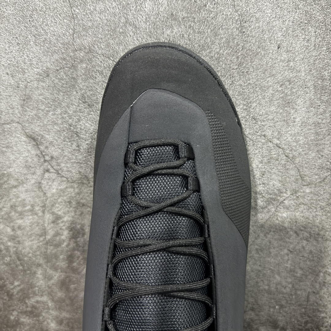 图片[5]-【正确版】Arcteryx始祖鸟 Konseal Shoe 舒适 防滑耐磨透气支撑抓地 登山鞋 正确原盒 全鞋采用头层麂皮 耐磨防滑黄金V底 莞产高品质 区别市场通货 代购指定版本 原数据开发 不掉标 正确高频字体 鸟爪细节完美 区别市场公版货 错误字体货 中底带钢印上脚舒适轻便无负重感 四季百搭 始祖鸟 KONSEAL 轻量户外鞋，这双鞋，不仅仅可以穿着逛街上班，更可以穿着徒步旅游甚至攀岩！说实话，没多少人真的会去攀岩，经我们试穿，这双鞋，日常穿也是非常舒服轻便！搭配日常的衣服完全不违和！结构中底TPU底盘，保护双脚。配置3D模具保护双脚+一体化系带系统，鞋面防撕裂网布、TPU保护膜和牛巴革合成面料，喜欢放心入！这种类型的鞋子咱们家超难得遇到一次，喜欢一定不要错过 尺码：39-45-选品中心