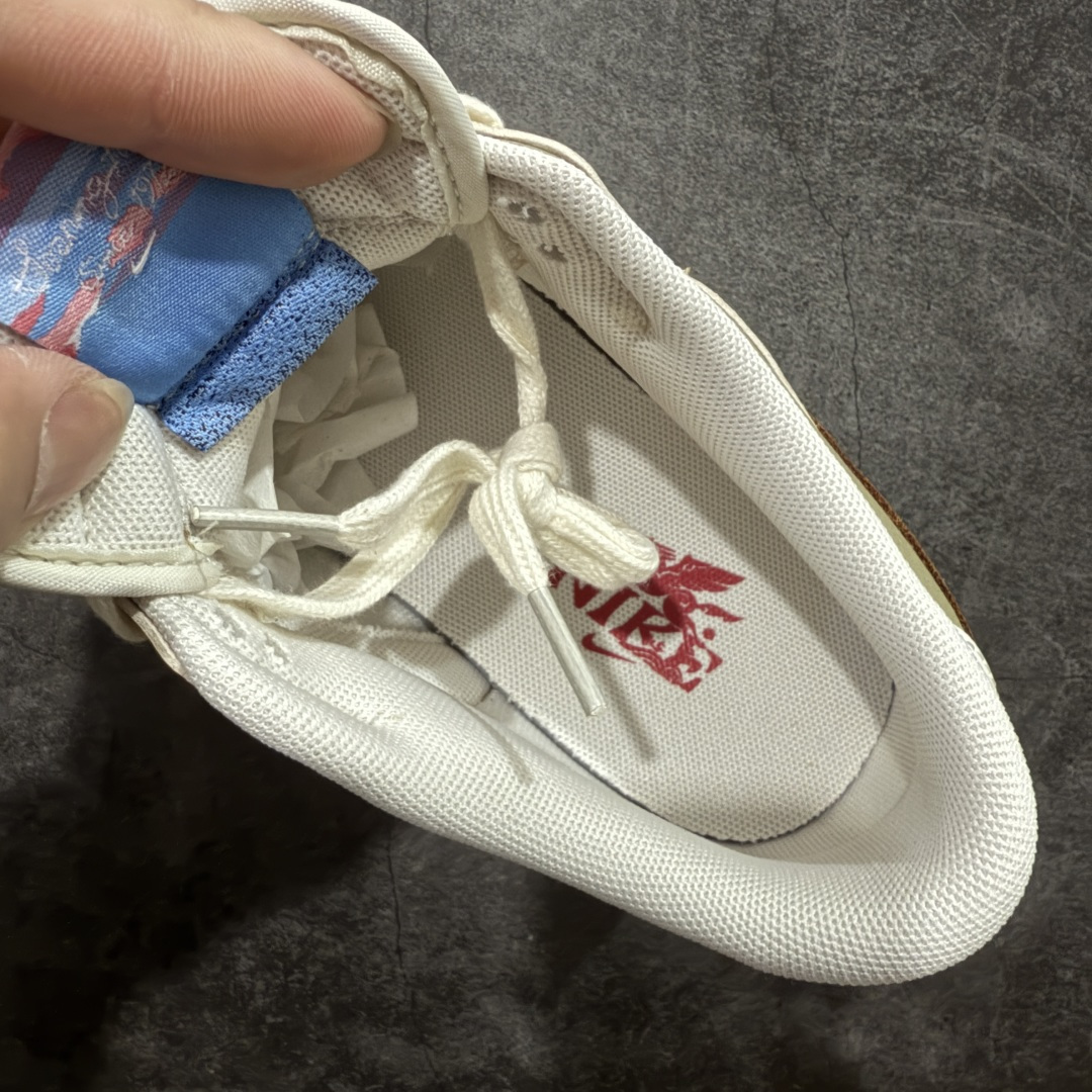 图片[7]-【CS升级版本】Nike SB Dunk Low“ 马年限定”周年高端定制 低帮休闲板鞋 大厂纯原品质 细节材料全新升级 质感更好 材料更加接近原版 超高清洁度 皮料切割干净无任何毛边 细节完美 货号：IQ1118-220 尺码： 36 36.5 37.5 38 38.5 39 40 40.5 41 42 42.5 43 44 44.5 45 46-选品中心