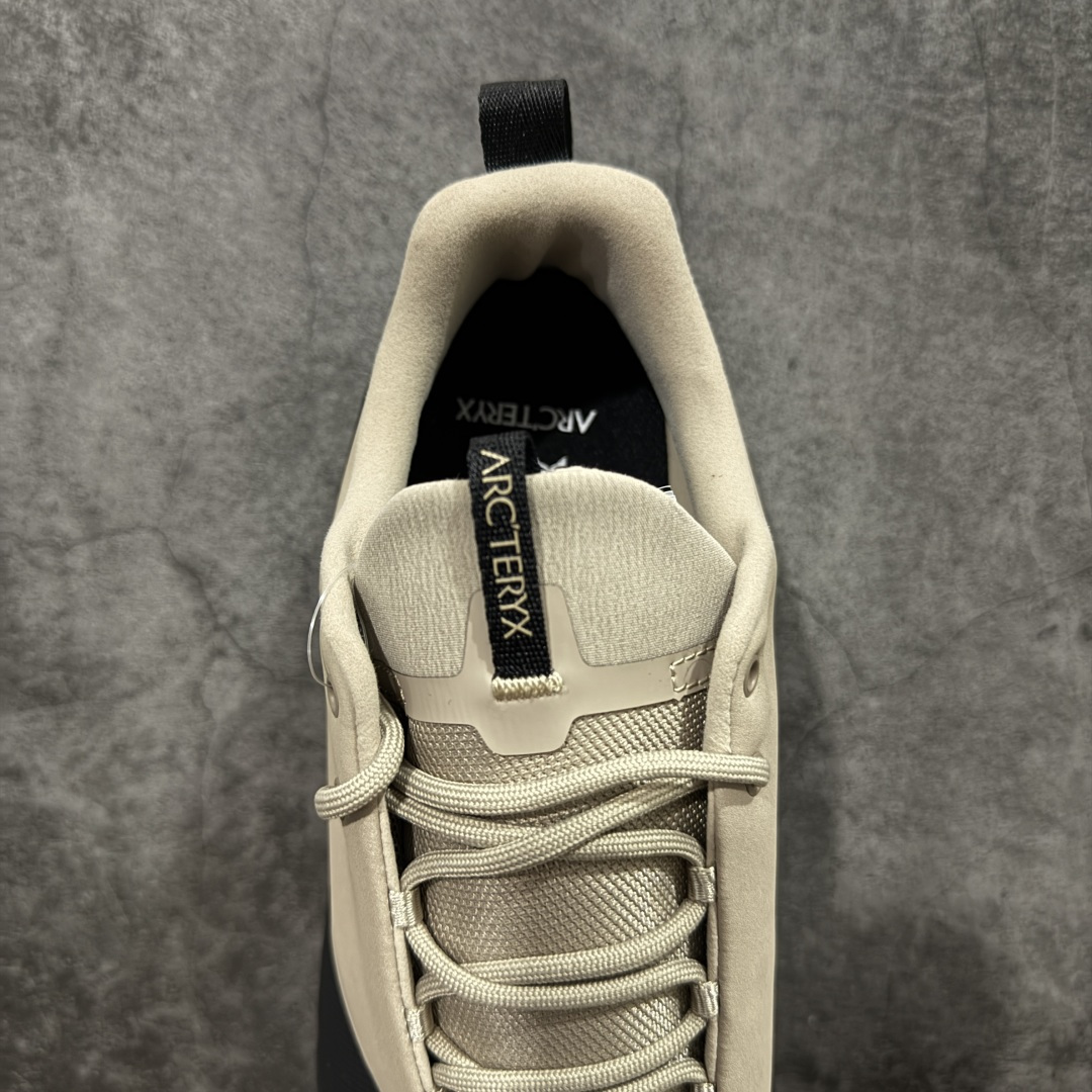 图片[8]-【正确版】Arcteryx始祖鸟 Konseal Shoe 舒适 防滑耐磨透气支撑抓地 登山鞋 正确原盒 全鞋采用头层麂皮 耐磨防滑黄金V底 莞产高品质 区别市场通货 代购指定版本 原数据开发 不掉标 正确高频字体 鸟爪细节完美 区别市场公版货 错误字体货 中底带钢印上脚舒适轻便无负重感 四季百搭 始祖鸟 KONSEAL 轻量户外鞋，这双鞋，不仅仅可以穿着逛街上班，更可以穿着徒步旅游甚至攀岩！说实话，没多少人真的会去攀岩，经我们试穿，这双鞋，日常穿也是非常舒服轻便！搭配日常的衣服完全不违和！结构中底TPU底盘，保护双脚。配置3D模具保护双脚+一体化系带系统，鞋面防撕裂网布、TPU保护膜和牛巴革合成面料，喜欢放心入！这种类型的鞋子咱们家超难得遇到一次，喜欢一定不要错过 尺码：39-45-选品中心