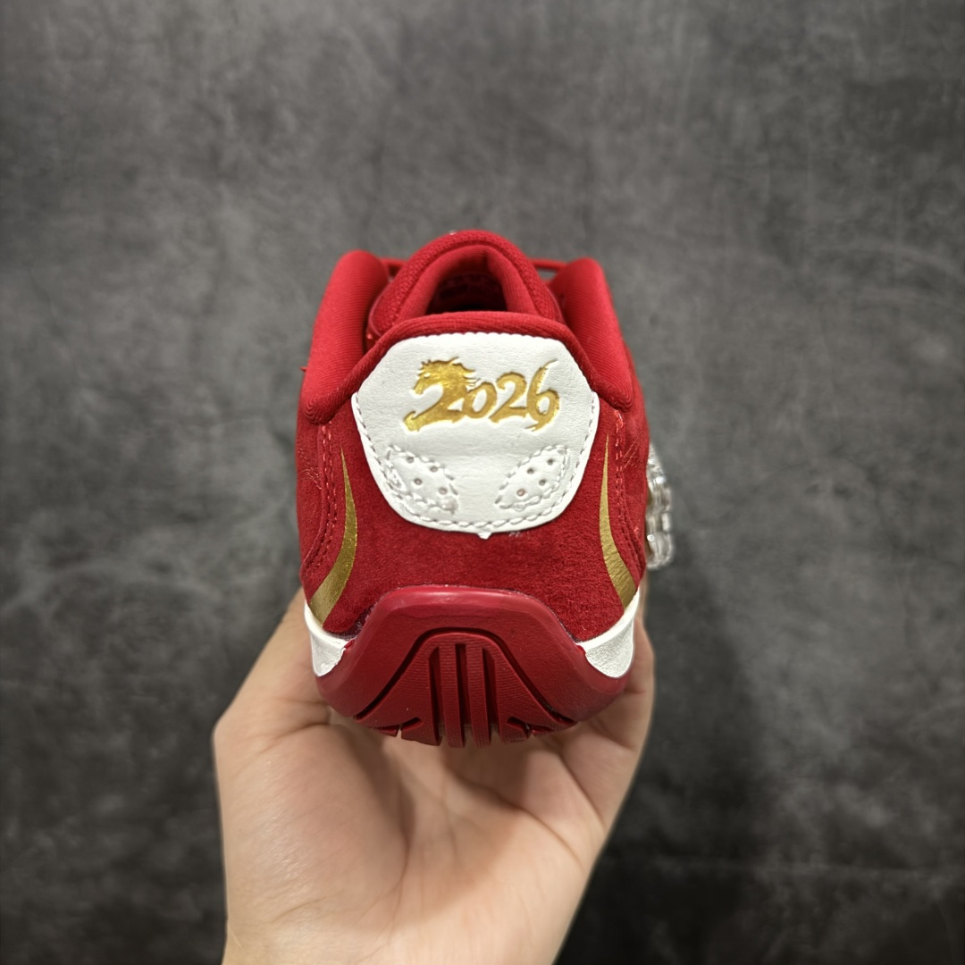 图片[4]-【纯原版】阿迪达斯Adidas Adiracer 2026 马年限定白红 三叶草复古防滑耐磨低帮运动鞋 亮眼三色条纹元素缀以舒适鞋面 赋予了独特的个性美学 货号： JS1480 尺码： 36 36.5 37.5 38 38.5 39 40 40.5 41 42 42.5 43 44 44.5 45-选品中心