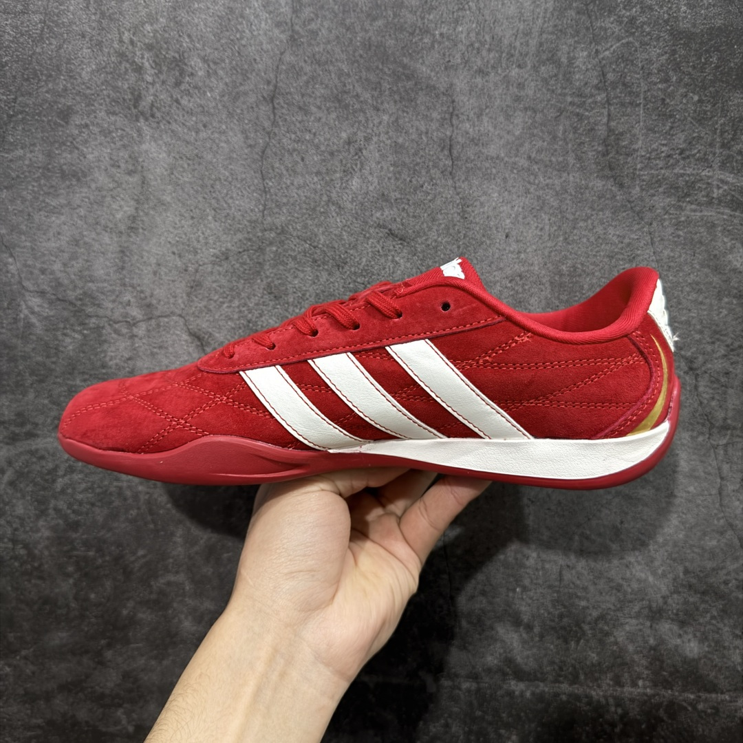 图片[2]-【纯原版】阿迪达斯Adidas Adiracer 2026 马年限定白红 三叶草复古防滑耐磨低帮运动鞋 亮眼三色条纹元素缀以舒适鞋面 赋予了独特的个性美学 货号： JS1480 尺码： 36 36.5 37.5 38 38.5 39 40 40.5 41 42 42.5 43 44 44.5 45-选品中心