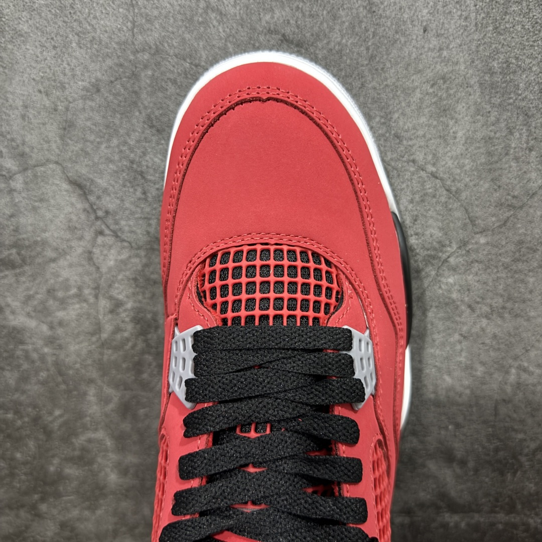 图片[5]-【TK至尊版】Air Jordan 4 Retro AJ4 2026复刻公牛红黑 FQ8138-600 目前市面所有大厂中 品质材料细节最好的一个版本 原汁原味完美呈现四代版型 一比一鞋头弧度高度趴度鞋身弧度 原厂麂皮绒皮料材质 数据细节工艺流程均保持公司一致 细节品控鞋型随意秒杀市面版本 原厂TPU网格鞋带扣 正确内里网布 菱角分明不变形无多余毛边 柔软性质感一致于原鞋 原厂织唛标 原厂飞人电绣工艺 独家绑鞋带手法 印刷中底布 四线拉帮 米色美纹纸贴合固定 进口港宝加持 后跟自然饱满 全鞋荧光划线卡点 追求极致完美 每一双都是工艺品 多重QC质检 超越公司货的品控标准 实实在在的免检产品 尺码：40 40.5 41 42 42.5 43 44 44.5 45 46 47.5-选品中心
