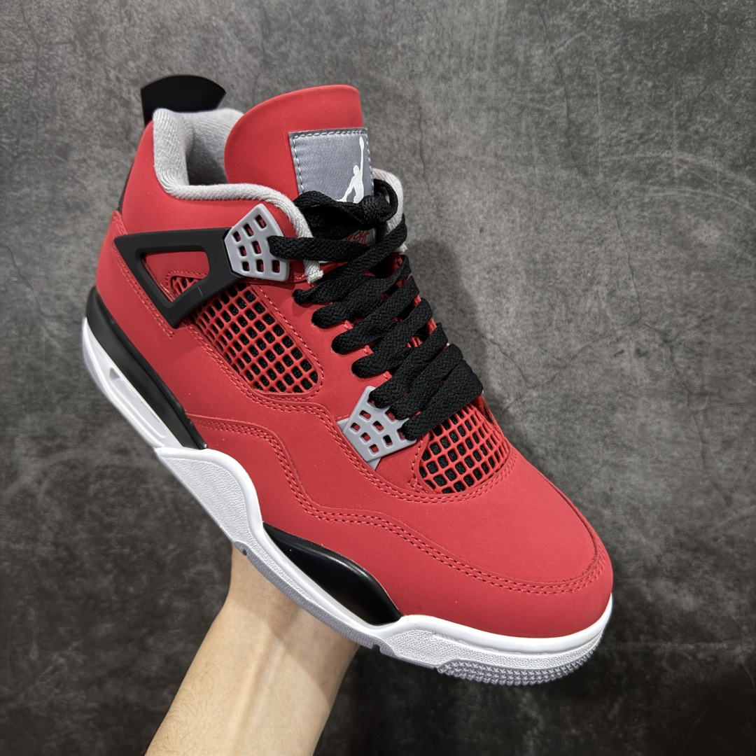 图片[3]-【TK至尊版】Air Jordan 4 Retro AJ4 2026复刻公牛红黑 FQ8138-600 目前市面所有大厂中 品质材料细节最好的一个版本 原汁原味完美呈现四代版型 一比一鞋头弧度高度趴度鞋身弧度 原厂麂皮绒皮料材质 数据细节工艺流程均保持公司一致 细节品控鞋型随意秒杀市面版本 原厂TPU网格鞋带扣 正确内里网布 菱角分明不变形无多余毛边 柔软性质感一致于原鞋 原厂织唛标 原厂飞人电绣工艺 独家绑鞋带手法 印刷中底布 四线拉帮 米色美纹纸贴合固定 进口港宝加持 后跟自然饱满 全鞋荧光划线卡点 追求极致完美 每一双都是工艺品 多重QC质检 超越公司货的品控标准 实实在在的免检产品 尺码：40 40.5 41 42 42.5 43 44 44.5 45 46 47.5-选品中心