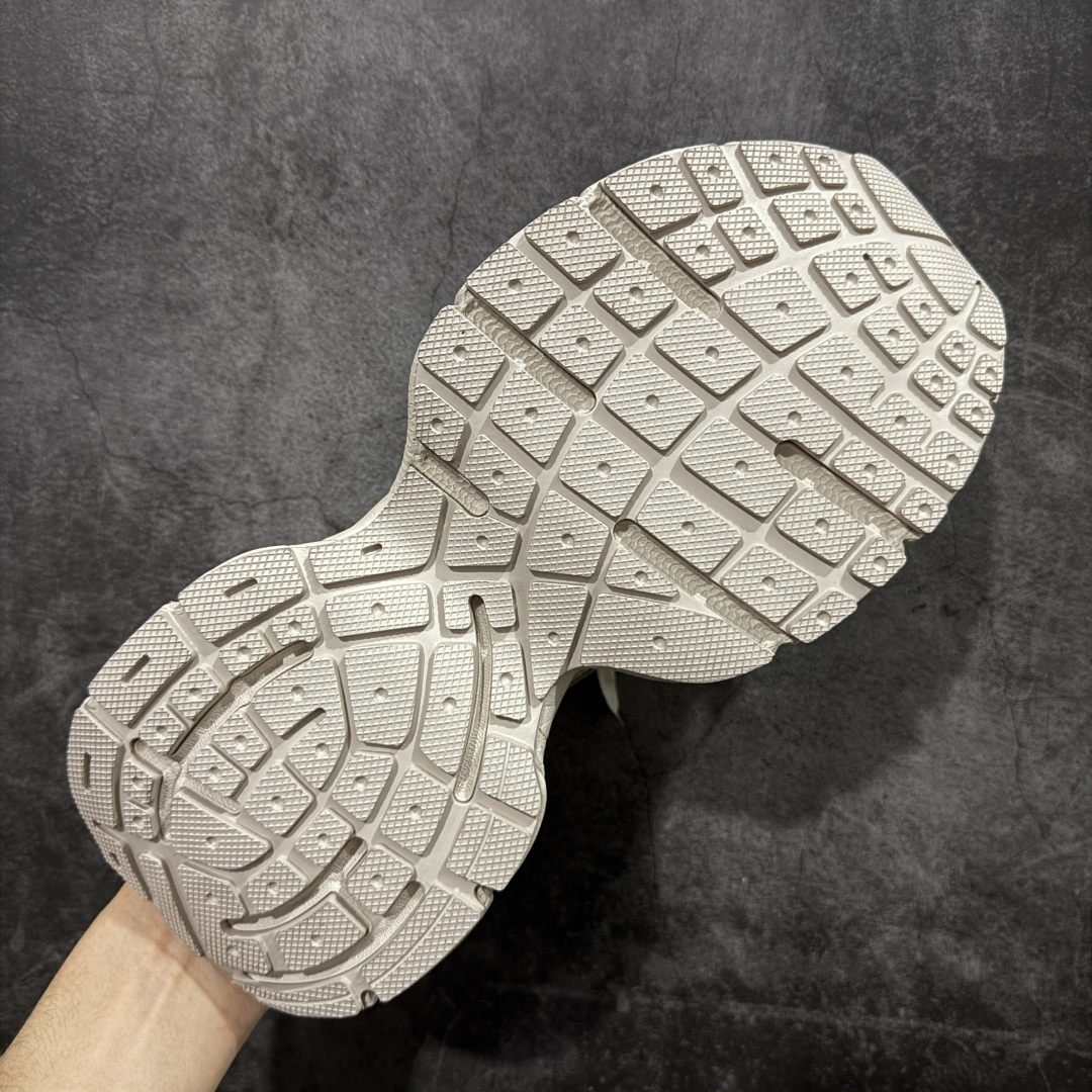 图片[9]-【XA版本】BALENCIAGA 3XL Sneakers 巴黎世家十代网布系带低帮走秀复古老爹鞋 全套原纸板楦头开发 最原汁原味的灵魂版型 全鞋荧光划线卡点 胶水把控整洁度追求极致完美 每一双都是工艺品 多重QC质检 超越公司货的品控标准 实实在在的免检产品 原盒原配 正确字体电绣 粗细、位置、大小正确 侧边TPU 透气孔匹配意产原版 正确分离大底 TPU软底 原版一致大底LOGO 立体感十足 原厂皮料水洗做旧 采购原厂网纱 不含皮革 网布材料和聚氨酯 磨损效果 鞋头边缘和后帮 Balenciaga 徽标 鞋面和后跟凸印尺码 鞋舌 3XL 橡胶品牌标识和反光细节 鞋帮拉袢和鞋舌拉祥 配反光细节 备用鞋带在鞋履前侧 可在穿着前取下 便于不同造型搭配 偏大一码 尺码：35-46-选品中心