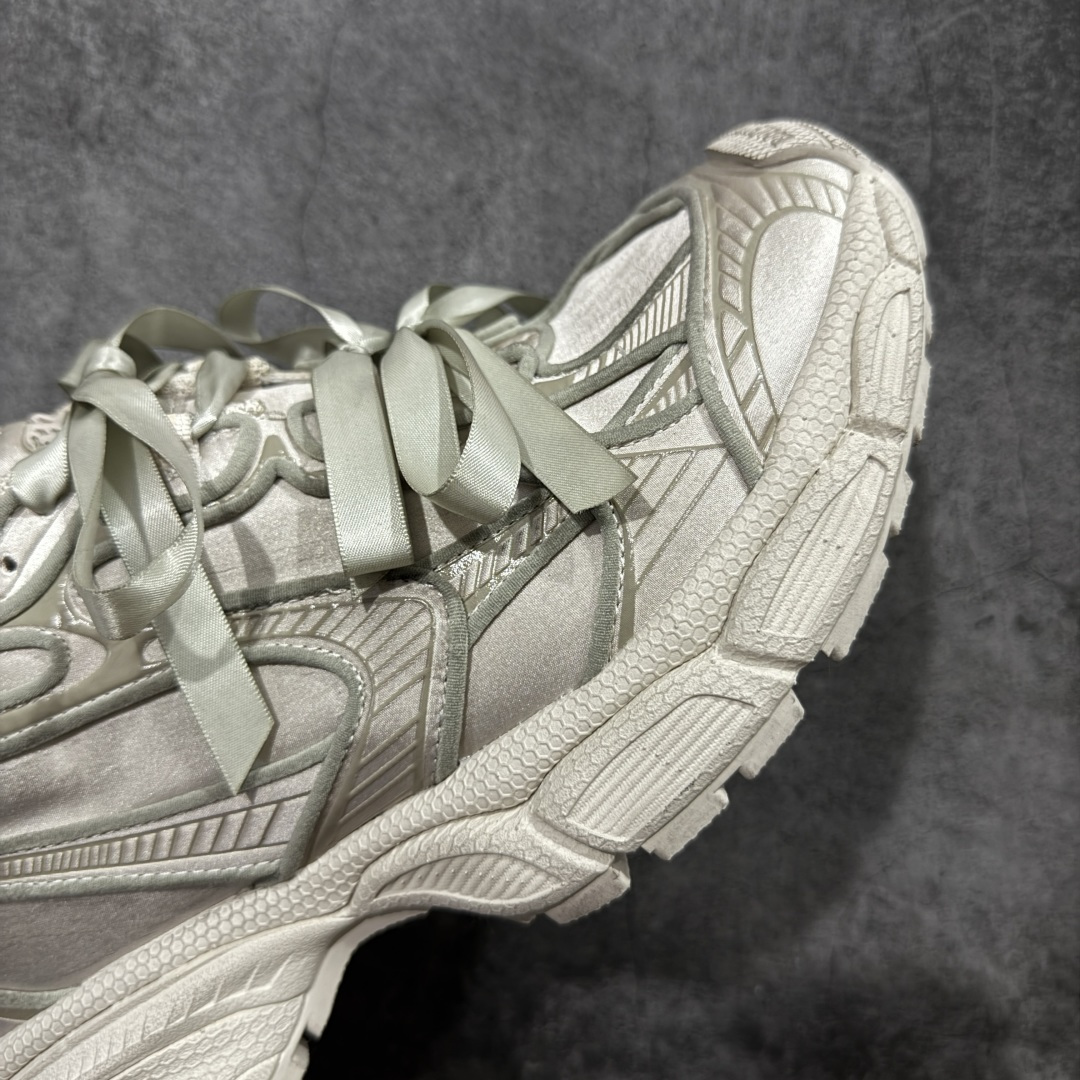 图片[6]-【XA版本】BALENCIAGA 3XL Sneakers 巴黎世家十代网布系带低帮走秀复古老爹鞋 全套原纸板楦头开发 最原汁原味的灵魂版型 全鞋荧光划线卡点 胶水把控整洁度追求极致完美 每一双都是工艺品 多重QC质检 超越公司货的品控标准 实实在在的免检产品 原盒原配 正确字体电绣 粗细、位置、大小正确 侧边TPU 透气孔匹配意产原版 正确分离大底 TPU软底 原版一致大底LOGO 立体感十足 原厂皮料水洗做旧 采购原厂网纱 不含皮革 网布材料和聚氨酯 磨损效果 鞋头边缘和后帮 Balenciaga 徽标 鞋面和后跟凸印尺码 鞋舌 3XL 橡胶品牌标识和反光细节 鞋帮拉袢和鞋舌拉祥 配反光细节 备用鞋带在鞋履前侧 可在穿着前取下 便于不同造型搭配 偏大一码 尺码：35-46-选品中心