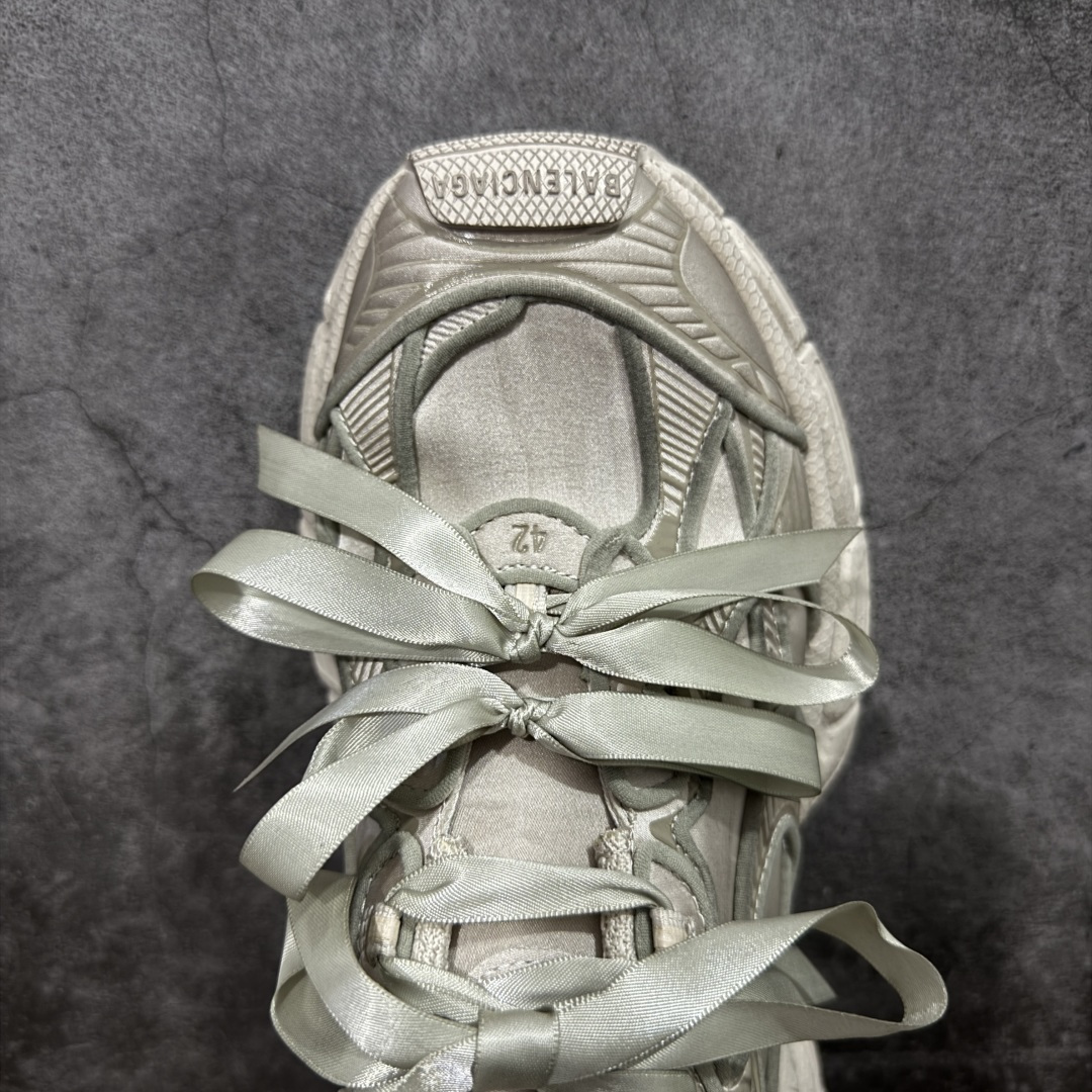 图片[5]-【XA版本】BALENCIAGA 3XL Sneakers 巴黎世家十代网布系带低帮走秀复古老爹鞋 全套原纸板楦头开发 最原汁原味的灵魂版型 全鞋荧光划线卡点 胶水把控整洁度追求极致完美 每一双都是工艺品 多重QC质检 超越公司货的品控标准 实实在在的免检产品 原盒原配 正确字体电绣 粗细、位置、大小正确 侧边TPU 透气孔匹配意产原版 正确分离大底 TPU软底 原版一致大底LOGO 立体感十足 原厂皮料水洗做旧 采购原厂网纱 不含皮革 网布材料和聚氨酯 磨损效果 鞋头边缘和后帮 Balenciaga 徽标 鞋面和后跟凸印尺码 鞋舌 3XL 橡胶品牌标识和反光细节 鞋帮拉袢和鞋舌拉祥 配反光细节 备用鞋带在鞋履前侧 可在穿着前取下 便于不同造型搭配 偏大一码 尺码：35-46-选品中心