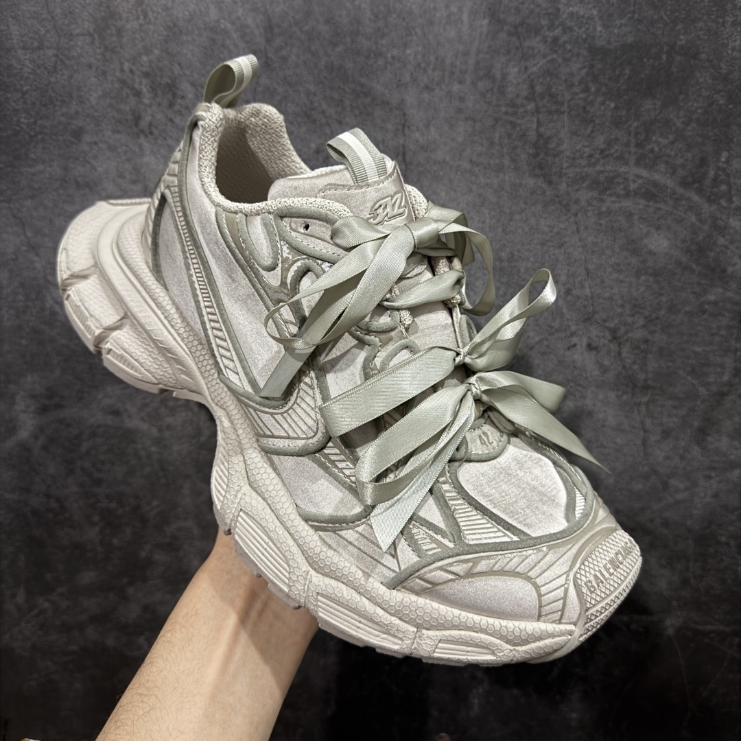 图片[3]-【XA版本】BALENCIAGA 3XL Sneakers 巴黎世家十代网布系带低帮走秀复古老爹鞋 全套原纸板楦头开发 最原汁原味的灵魂版型 全鞋荧光划线卡点 胶水把控整洁度追求极致完美 每一双都是工艺品 多重QC质检 超越公司货的品控标准 实实在在的免检产品 原盒原配 正确字体电绣 粗细、位置、大小正确 侧边TPU 透气孔匹配意产原版 正确分离大底 TPU软底 原版一致大底LOGO 立体感十足 原厂皮料水洗做旧 采购原厂网纱 不含皮革 网布材料和聚氨酯 磨损效果 鞋头边缘和后帮 Balenciaga 徽标 鞋面和后跟凸印尺码 鞋舌 3XL 橡胶品牌标识和反光细节 鞋帮拉袢和鞋舌拉祥 配反光细节 备用鞋带在鞋履前侧 可在穿着前取下 便于不同造型搭配 偏大一码 尺码：35-46-选品中心