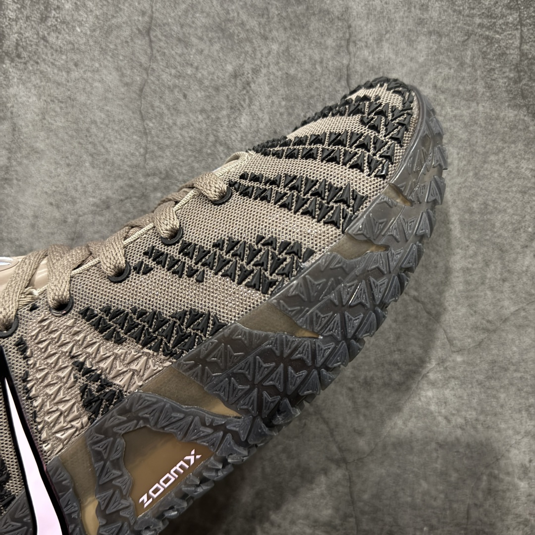 图片[6]-【纯原实战版】NK JA3 EP 莫兰特三代 实战低帮篮球鞋 HF2794-200 超高品质做工 细节到位 内置前后双气垫 材料足 不偷工减料 鞋头和鞋舌采用透气运动网布制成 采用更为挺拔的鞋口设计 为脚踝带来更佳的包裹与支撑感 侧面独特波纹纹理细节 打破了单调 赋予鞋子灵动与活力的视觉体验 中底部分巧妙借鉴了科比 5 的经典元素 尺码：39 40 40.5 41 42 42.5 43 44 45 46-选品中心