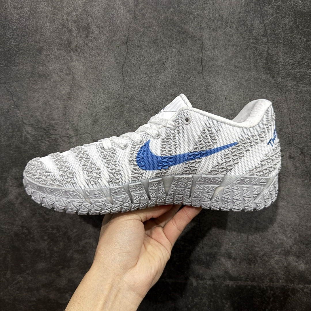 图片[2]-【纯原实战版】NK JA3 EP 莫兰特三代 实战低帮篮球鞋 HF2794-100 超高品质做工 细节到位 内置前后双气垫 材料足 不偷工减料 鞋头和鞋舌采用透气运动网布制成 采用更为挺拔的鞋口设计 为脚踝带来更佳的包裹与支撑感 侧面独特波纹纹理细节 打破了单调 赋予鞋子灵动与活力的视觉体验 中底部分巧妙借鉴了科比 5 的经典元素 尺码：39 40 40.5 41 42 42.5 43 44 45 46-选品中心