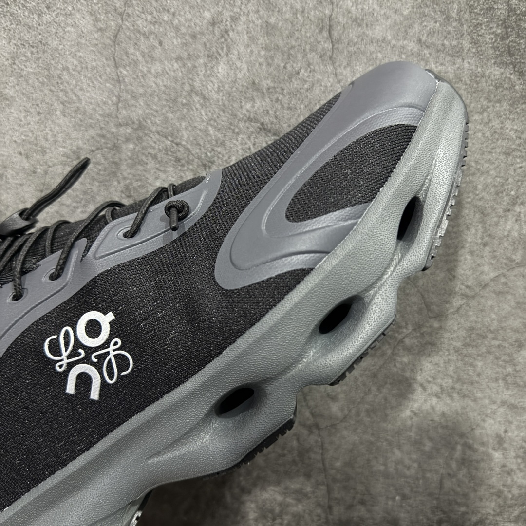 图片[6]-【莞产顶级】LOEWE罗意威 x ON昂跑 联名款 Cloudsolo系列 •原鞋一致橡胶底 原版高弹MD 加爆米花料 •正确后跟小蛮腰 •Logo立体有光泽度 •正确鞋头饱满立体 •鞋舌TPU立体高频 •正确鞋面网布多层厚实材料 •后跟织带高频立体 织带上浆加硬 •正确鞋带头滴胶柔软 •正确鞋垫前薄后厚有弹性（欧奈斯材料，非普通海玻璃） 尺码：36 36.5 37 37.5 38 38.5 39 40 40.5 41 42 42.5 43 44 44.5 45 46（真半码）-选品中心