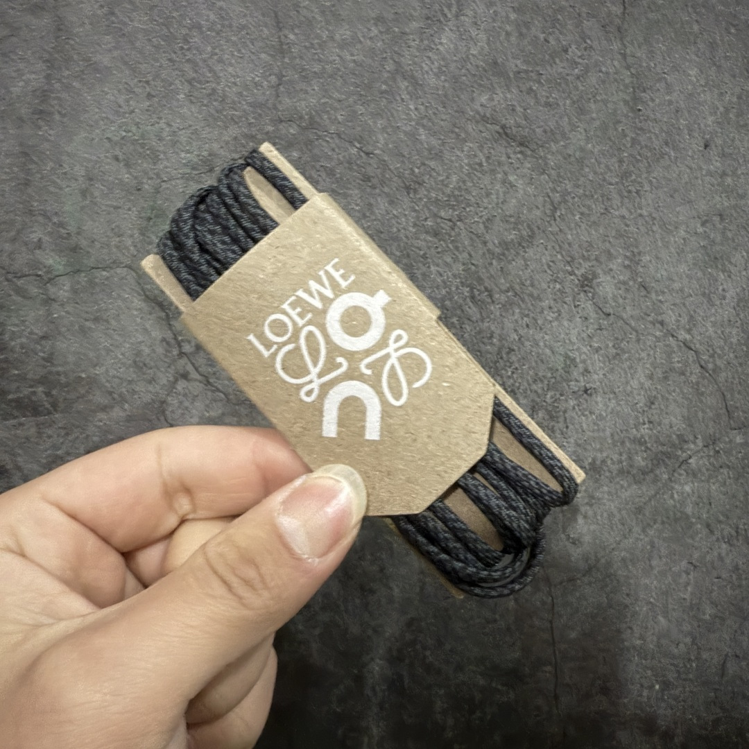 图片[11]-【莞产顶级】LOEWE罗意威 x ON昂跑 联名款 Cloudsolo系列 •原鞋一致橡胶底 原版高弹MD 加爆米花料 •正确后跟小蛮腰 •Logo立体有光泽度 •正确鞋头饱满立体 •鞋舌TPU立体高频 •正确鞋面网布多层厚实材料 •后跟织带高频立体 织带上浆加硬 •正确鞋带头滴胶柔软 •正确鞋垫前薄后厚有弹性（欧奈斯材料，非普通海玻璃） 尺码：36 36.5 37 37.5 38 38.5 39 40 40.5 41 42 42.5 43 44 44.5 45 46（真半码）-选品中心