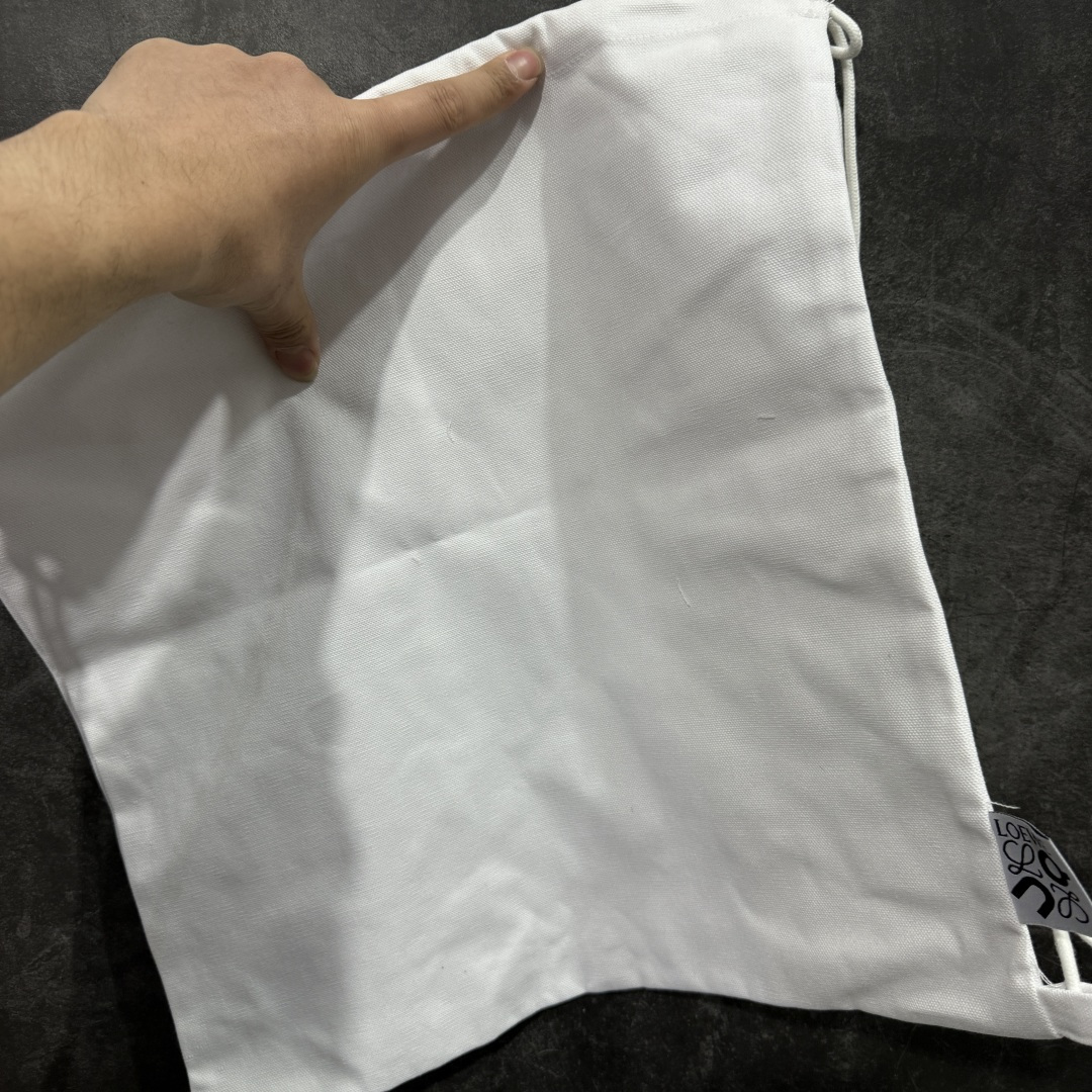 图片[12]-【莞产顶级】LOEWE罗意威 x ON昂跑 联名款 Cloudsolo系列 •原鞋一致橡胶底 原版高弹MD 加爆米花料 •正确后跟小蛮腰 •Logo立体有光泽度 •正确鞋头饱满立体 •鞋舌TPU立体高频 •正确鞋面网布多层厚实材料 •后跟织带高频立体 织带上浆加硬 •正确鞋带头滴胶柔软 •正确鞋垫前薄后厚有弹性（欧奈斯材料，非普通海玻璃） 尺码：36 36.5 37 37.5 38 38.5 39 40 40.5 41 42 42.5 43 44 44.5 45 46（真半码）-选品中心