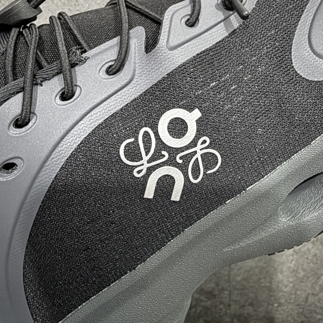 图片[4]-【莞产顶级】LOEWE罗意威 x ON昂跑 联名款 Cloudsolo系列 •原鞋一致橡胶底 原版高弹MD 加爆米花料 •正确后跟小蛮腰 •Logo立体有光泽度 •正确鞋头饱满立体 •鞋舌TPU立体高频 •正确鞋面网布多层厚实材料 •后跟织带高频立体 织带上浆加硬 •正确鞋带头滴胶柔软 •正确鞋垫前薄后厚有弹性（欧奈斯材料，非普通海玻璃） 尺码：36 36.5 37 37.5 38 38.5 39 40 40.5 41 42 42.5 43 44 44.5 45 46（真半码）-选品中心