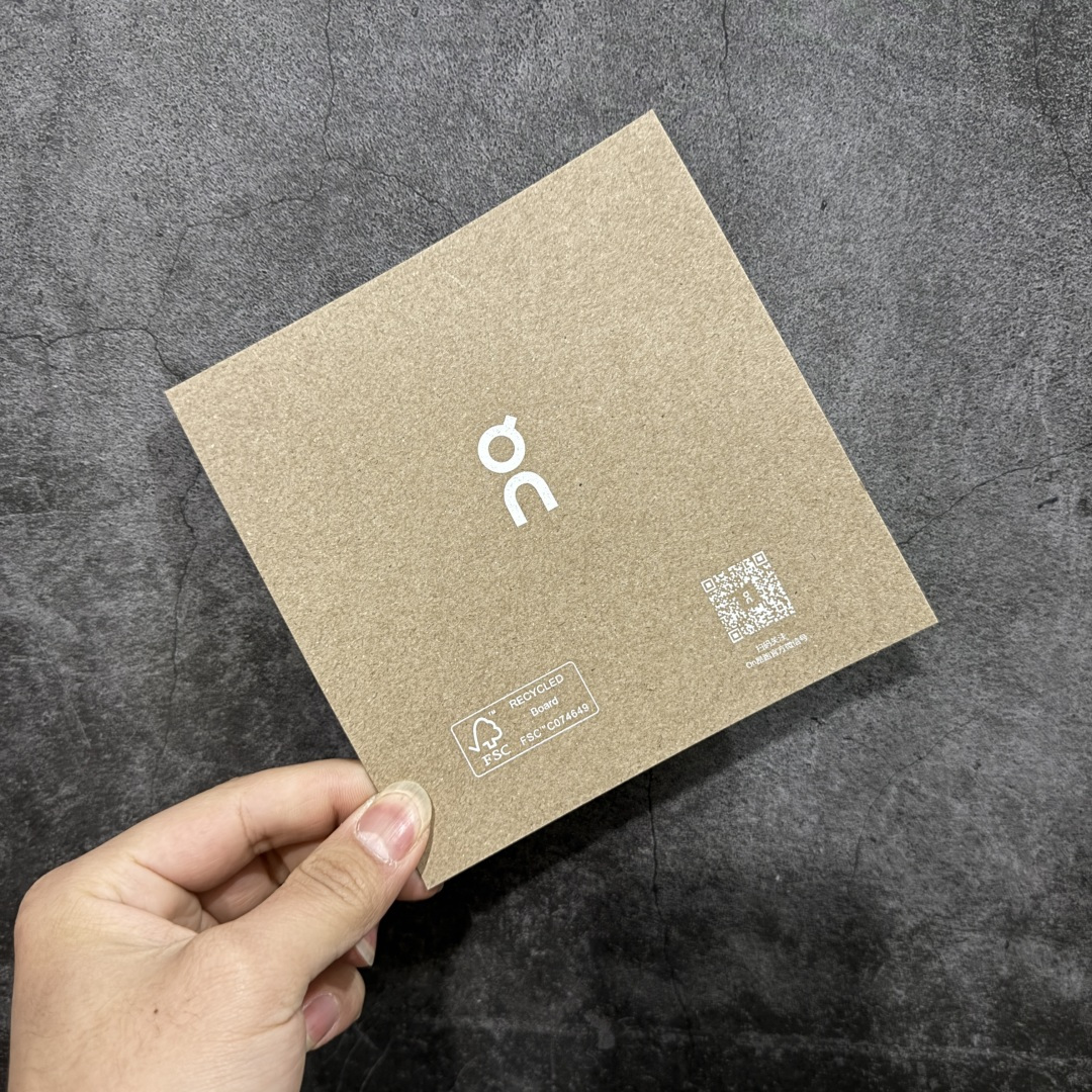 图片[13]-【莞产顶级】LOEWE罗意威 x ON昂跑 联名款 Cloudsolo系列 •原鞋一致橡胶底 原版高弹MD 加爆米花料 •正确后跟小蛮腰 •Logo立体有光泽度 •正确鞋头饱满立体 •鞋舌TPU立体高频 •正确鞋面网布多层厚实材料 •后跟织带高频立体 织带上浆加硬 •正确鞋带头滴胶柔软 •正确鞋垫前薄后厚有弹性（欧奈斯材料，非普通海玻璃） 尺码：36 36.5 37 37.5 38 38.5 39 40 40.5 41 42 42.5 43 44 44.5 45 46（真半码）-选品中心