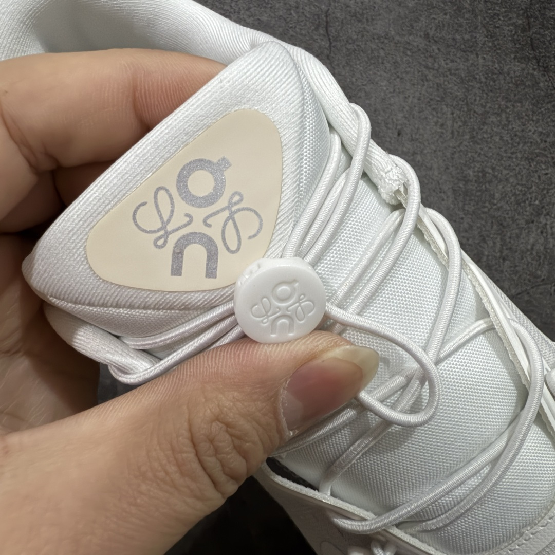 图片[5]-【莞产顶级】LOEWE罗意威 x ON昂跑 联名款 Cloudsolo系列 •原鞋一致橡胶底 原版高弹MD 加爆米花料 •正确后跟小蛮腰 •Logo立体有光泽度 •正确鞋头饱满立体 •鞋舌TPU立体高频 •正确鞋面网布多层厚实材料 •后跟织带高频立体 织带上浆加硬 •正确鞋带头滴胶柔软 •正确鞋垫前薄后厚有弹性（欧奈斯材料，非普通海玻璃） 尺码：36 36.5 37 37.5 38 38.5 39 40 40.5 41 42 42.5 43 44 44.5 45 46（真半码）-选品中心