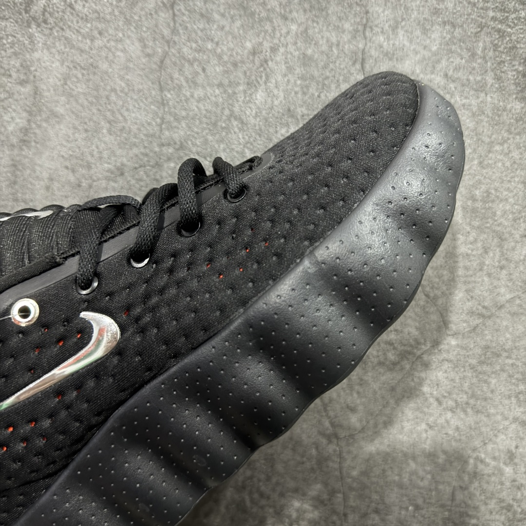 图片[6]-【先行版】NK Mind 002 黑科技足底按摩舒适贴合训练鞋 HQ4308-001 该系列首作 Mind 001 从神经科学中汲取灵感，打造出一款不仅外观独特，更能为穿着者带来别样感知体验的球鞋，此次新作将继续延续此核心方向。历时十年打磨的 Mind 系列，承载着 Nike 对未来鞋款的愿景呈现。系列中的每双鞋，外底均由 22 个独立泡沫结节构成，旨在模拟赤足般的体验。这些结节通过与足底感官感受器的相互作用，从而促进人体的自然步态。 尺码：36 36.5 37.5 38 38.5 39 40 40.5 41 42 42.5 43 44 44.5 45-选品中心