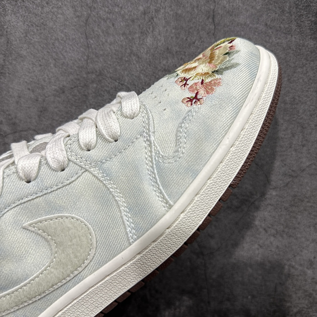 图片[6]-【纯原H11版本】Jordan Air Jordan AJ 1 Retro OG Flower Embroidery 马年限定 CNY新年款 米白 IQ1109-011 #H11顶级纯原 纯原外贸平台特供订单 #全套原纸板楦头开发 #原厂特供材料配套加持 #确保原汁原味 完美呈现版型 #原档数据独家私模大底 #男女鞋同步官方开发至47.5 #原装进口轻量化鞋垫 #进口港宝加持 后跟自然饱满 还原公司包裹性 #鞋面采用原装数据贴合技术 #全方位贴合包裹脚型 #鞋跟部鞋底牵引设计 #提供强大的抓地性能 #更适应不同实战场地路面 尺码：35.5 36 36.5 37.5 38 38.5 39 40 40.5 41 42 42.5 43 44 44.4 45 46 46.5 47.5-选品中心