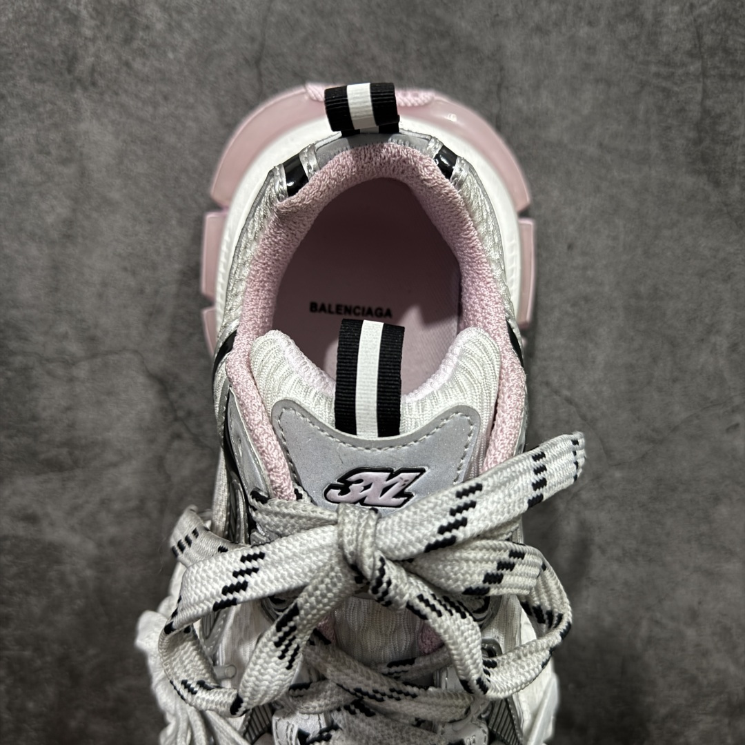 图片[8]-【XA版本】BALENCIAGA 3XL Sneakers 巴黎世家十代网布系带低帮走秀复古老爹鞋 全套原纸板楦头开发 最原汁原味的灵魂版型 全鞋荧光划线卡点 胶水把控整洁度追求极致完美 每一双都是工艺品 多重QC质检 超越公司货的品控标准 实实在在的免检产品 原盒原配 正确字体电绣 粗细、位置、大小正确 侧边TPU 透气孔匹配意产原版 正确分离大底 TPU软底 原版一致大底LOGO 立体感十足 原厂皮料水洗做旧 采购原厂网纱 不含皮革 网布材料和聚氨酯 磨损效果 鞋头边缘和后帮 Balenciaga 徽标 鞋面和后跟凸印尺码 鞋舌 3XL 橡胶品牌标识和反光细节 鞋帮拉袢和鞋舌拉祥 配反光细节 备用鞋带在鞋履前侧 可在穿着前取下 便于不同造型搭配 偏大一码 尺码：35-40-选品中心