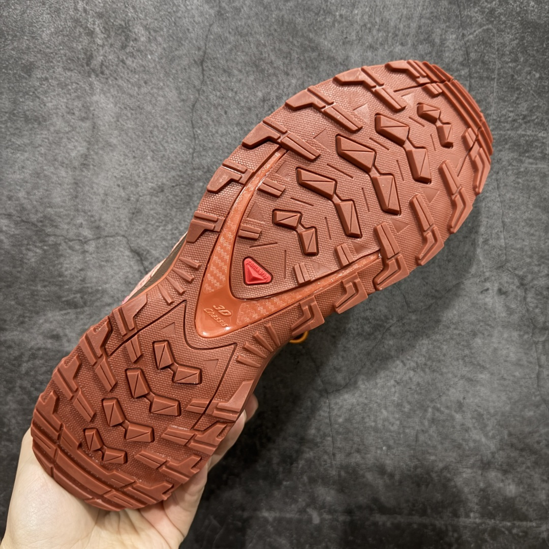 图片[9]-【W1纯原版】SALOMON XA Pro 3D 马年限定定制款 棕红色 萨洛蒙潮流越野机能户外功能鞋 479684 纯原外贸平台特供订单 耗时半年巨作 全套原纸板楦头开发 原厂特供网布配套加持 确保原汁原味 完美呈现版型 原档数据独家私模五层组合大底 男女鞋同步官方开发 原装Ortholite轻量化鞋垫 中底布带钢印编号 原厂TPU锁扣 进口港宝加持 后跟自然饱满 还原公司包裹性 鞋面采用SENSIFT贴合技术 全方位贴合包裹脚型 鞋跟部鞋底牵引设计 提供强大的抓地性能 更适应野外崎岖不平的道路 其3D ADVANCED CHASSIS底盘 材料轻量大化 钉齿设计更具稳定性 防护性 鞋底易磨损区运用CONTAGRIP高耐磨材料 应对城市硬质路面长距离跑考验 尺码：36 36.5 37.5 38 38.5 39 40 40.5 41 42 42.5 43 44 44.5 45-选品中心