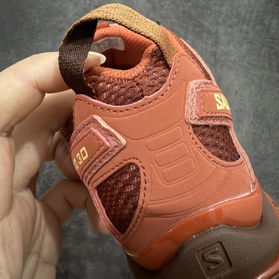 图片[2]-【W1纯原版】SALOMON XA Pro 3D 马年限定定制款 棕红色 萨洛蒙潮流越野机能户外功能鞋 479684 纯原外贸平台特供订单 耗时半年巨作 全套原纸板楦头开发 原厂特供网布配套加持 确保原汁原味 完美呈现版型 原档数据独家私模五层组合大底 男女鞋同步官方开发 原装Ortholite轻量化鞋垫 中底布带钢印编号 原厂TPU锁扣 进口港宝加持 后跟自然饱满 还原公司包裹性 鞋面采用SENSIFT贴合技术 全方位贴合包裹脚型 鞋跟部鞋底牵引设计 提供强大的抓地性能 更适应野外崎岖不平的道路 其3D ADVANCED CHASSIS底盘 材料轻量大化 钉齿设计更具稳定性 防护性 鞋底易磨损区运用CONTAGRIP高耐磨材料 应对城市硬质路面长距离跑考验 尺码：36 36.5 37.5 38 38.5 39 40 40.5 41 42 42.5 43 44 44.5 45-选品中心