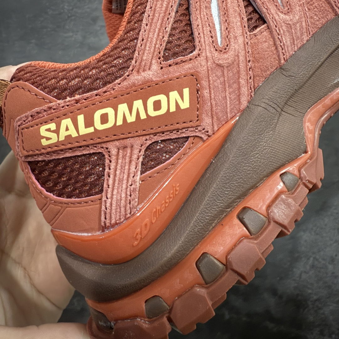 图片[3]-【W1纯原版】SALOMON XA Pro 3D 马年限定定制款 棕红色 萨洛蒙潮流越野机能户外功能鞋 479684 纯原外贸平台特供订单 耗时半年巨作 全套原纸板楦头开发 原厂特供网布配套加持 确保原汁原味 完美呈现版型 原档数据独家私模五层组合大底 男女鞋同步官方开发 原装Ortholite轻量化鞋垫 中底布带钢印编号 原厂TPU锁扣 进口港宝加持 后跟自然饱满 还原公司包裹性 鞋面采用SENSIFT贴合技术 全方位贴合包裹脚型 鞋跟部鞋底牵引设计 提供强大的抓地性能 更适应野外崎岖不平的道路 其3D ADVANCED CHASSIS底盘 材料轻量大化 钉齿设计更具稳定性 防护性 鞋底易磨损区运用CONTAGRIP高耐磨材料 应对城市硬质路面长距离跑考验 尺码：36 36.5 37.5 38 38.5 39 40 40.5 41 42 42.5 43 44 44.5 45-选品中心