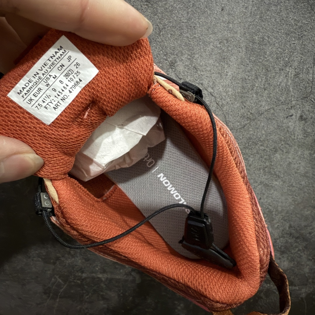 图片[7]-【W1纯原版】SALOMON XA Pro 3D 马年限定定制款 棕红色 萨洛蒙潮流越野机能户外功能鞋 479684 纯原外贸平台特供订单 耗时半年巨作 全套原纸板楦头开发 原厂特供网布配套加持 确保原汁原味 完美呈现版型 原档数据独家私模五层组合大底 男女鞋同步官方开发 原装Ortholite轻量化鞋垫 中底布带钢印编号 原厂TPU锁扣 进口港宝加持 后跟自然饱满 还原公司包裹性 鞋面采用SENSIFT贴合技术 全方位贴合包裹脚型 鞋跟部鞋底牵引设计 提供强大的抓地性能 更适应野外崎岖不平的道路 其3D ADVANCED CHASSIS底盘 材料轻量大化 钉齿设计更具稳定性 防护性 鞋底易磨损区运用CONTAGRIP高耐磨材料 应对城市硬质路面长距离跑考验 尺码：36 36.5 37.5 38 38.5 39 40 40.5 41 42 42.5 43 44 44.5 45-选品中心