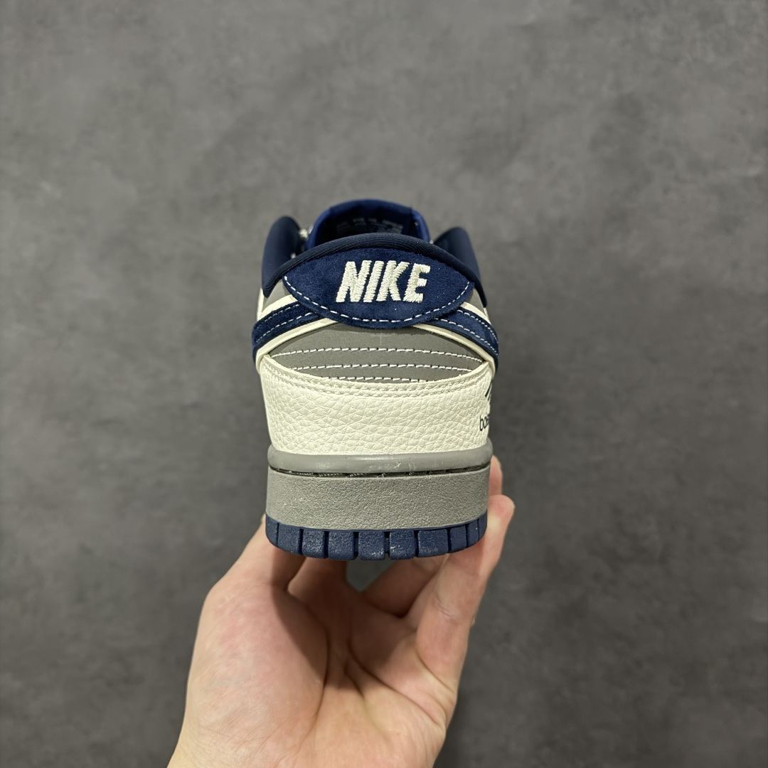 图片[4]-【定制版】2026新款定制限量发售Nike SB Dunk Low“巴黎世家联名限定——白灰蓝猪八” 米白+雾霾灰+深海蓝的复古配色，细腻荔枝纹皮革拼接翻毛皮，层次丰富又显质感。 #高端定制 低帮休闲板鞋 定制鞋盒 大厂纯原品质出货 超高清洁度 皮料切割干净无任何毛边 细节完美 货号：TX1688-020 尺码：36 36.5 37.5 38 38.5 39 40 40.5 41 42 42.5 43 44 44.5 45-选品中心