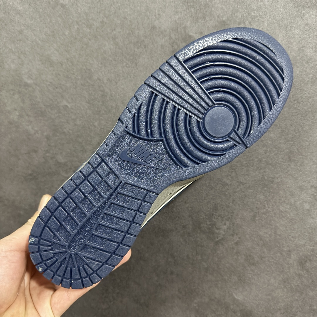 图片[9]-【定制版】2026新款定制限量发售Nike SB Dunk Low“巴黎世家联名限定——白灰蓝猪八” 米白+雾霾灰+深海蓝的复古配色，细腻荔枝纹皮革拼接翻毛皮，层次丰富又显质感。 #高端定制 低帮休闲板鞋 定制鞋盒 大厂纯原品质出货 超高清洁度 皮料切割干净无任何毛边 细节完美 货号：TX1688-020 尺码：36 36.5 37.5 38 38.5 39 40 40.5 41 42 42.5 43 44 44.5 45-选品中心