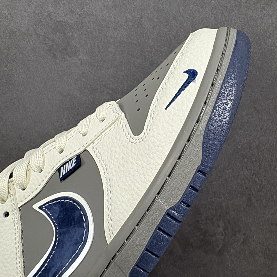 图片[5]-【定制版】2026新款定制限量发售Nike SB Dunk Low“巴黎世家联名限定——白灰蓝猪八” 米白+雾霾灰+深海蓝的复古配色，细腻荔枝纹皮革拼接翻毛皮，层次丰富又显质感。 #高端定制 低帮休闲板鞋 定制鞋盒 大厂纯原品质出货 超高清洁度 皮料切割干净无任何毛边 细节完美 货号：TX1688-020 尺码：36 36.5 37.5 38 38.5 39 40 40.5 41 42 42.5 43 44 44.5 45-选品中心