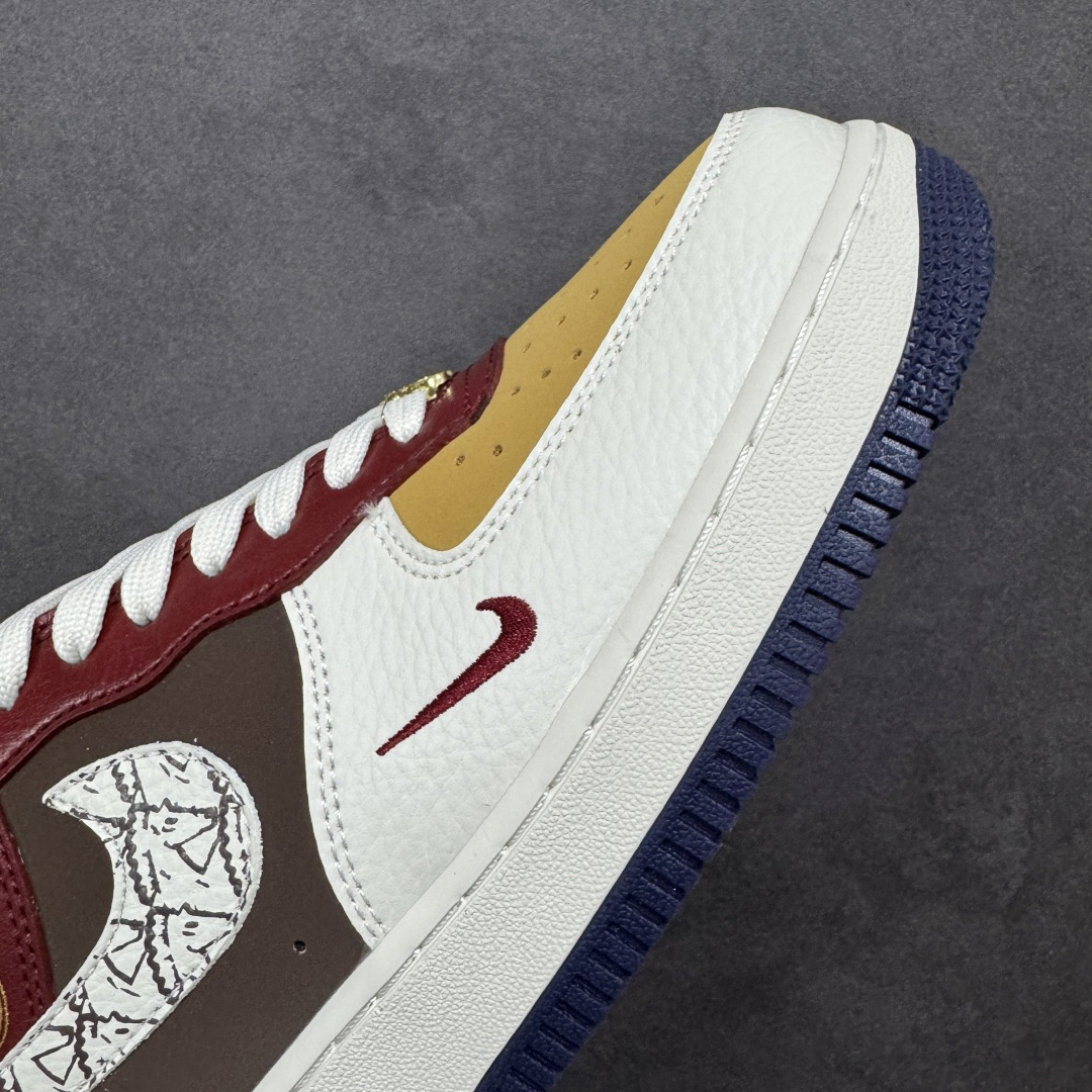 图片[5]-【定制版】NIke Air Force 1 \’07 Low “马年限定–瑞彩祥云金纹” 空军一号低帮 运动鞋 休闲鞋 折边针车 工艺难度大 原楦头原纸板 高端定制鞋盒 原厂鞋底 超高清洁度 细节完美 货号：NH0601-535 尺码：36 36.5 37.5 38 38.5 39 40 40.5 41 42 42.5 43 44 44.5 45-选品中心