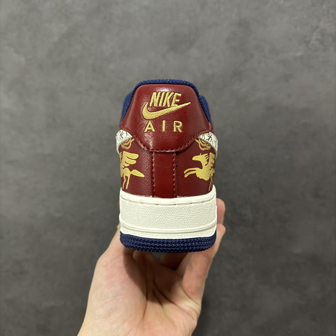 图片[4]-【定制版】NIke Air Force 1 \’07 Low “马年限定–瑞彩祥云金纹” 空军一号低帮 运动鞋 休闲鞋 折边针车 工艺难度大 原楦头原纸板 高端定制鞋盒 原厂鞋底 超高清洁度 细节完美 货号：NH0601-535 尺码：36 36.5 37.5 38 38.5 39 40 40.5 41 42 42.5 43 44 44.5 45-选品中心