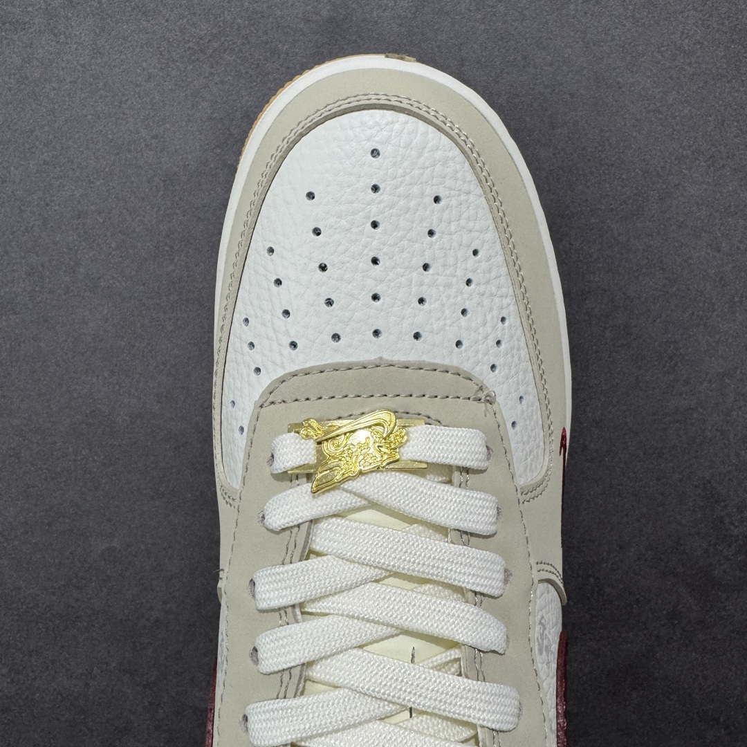 图片[8]-【定制版】NIke Air Force 1 \’07 Low “马年限定–云白赤霞” 空军一号低帮 运动鞋 休闲鞋 折边针车 高级夜光效果 工艺难度大 原楦头原纸板 高端定制鞋盒 原厂鞋底 超高清洁度 细节完美 货号：NH0601-519 尺码：36 36.5 37.5 38 38.5 39 40 40.5 41 42 42.5 43 44 44.5 45-选品中心