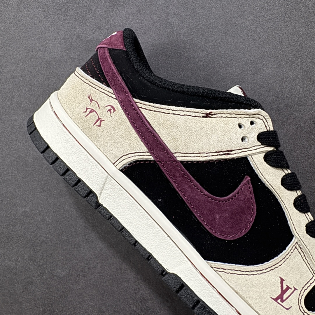 图片[6]-【定制版】Nike SB Dunk Low“马年限定——沙墨玫紫” 高端私人定制 低帮休闲板鞋 定制鞋盒 大厂纯原品质出货 超高清洁度 皮料切割干净无任何毛边 细节完美 货号：SG6688-008 尺码：36 36.5 37.5 38 38.5 39 40 40.5 41 42 42.5 43 44 44.5 45-选品中心