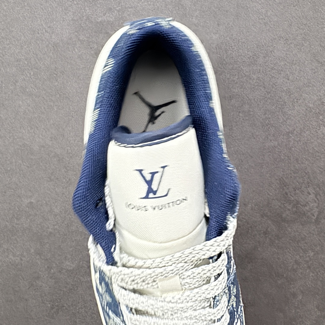图片[7]-【定制版】Air Jordan 1 Low x Louis Vuitton 联名定制款 以 Air Jordan 1 Low 经典鞋型为基底，鞋身主体采用 LV 牛仔蓝 Monogram 老花帆布，搭配白色皮革拼接，双 Swoosh 设计融入 LV 标识，鞋身多处印有 “LOUIS VUITTON” 字样；将 LV 的复古牛仔老花质感与 AJ1 的街头潮流基因结合，兼具品牌辨识度与复古层次。 货号：YX5066-389 尺码：36 36.5 37.5 38 38.5 39 40 40.5 41 42 42.5 43 44 44.5 45-选品中心