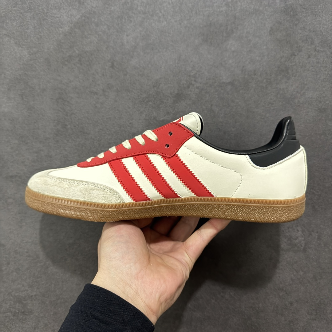 图片[2]-【定制版】Adidas Originals GAZELLE INDOOR“马年联名限定 鞋身烫印金色奔马 + 祥云纹理，后跟点缀红马标识，采用麂皮 + 头层皮革拼接鞋面，红金条纹层次分明，烫金印花精致细腻，软弹泡棉中底 + 防滑生胶外底，日常出街、通勤上学都能轻松驾驭，复古与舒适兼备。 货号：ZH2592 尺码：36 36.5 37.5 38 38.5 39 40 40.5 41 42 42.5 43 44 44.5 45-选品中心