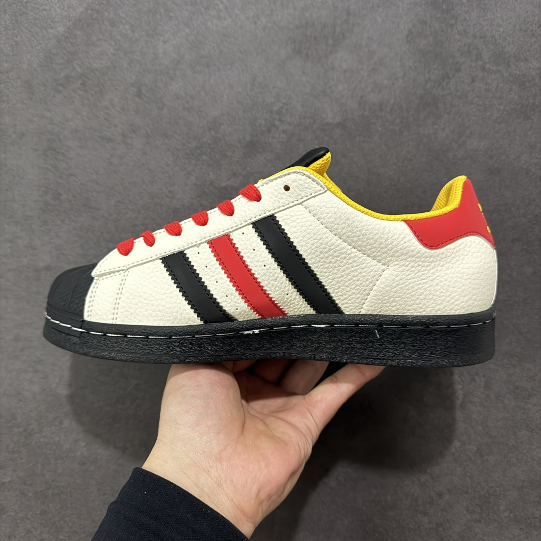 图片[2]-【定制版】Adidas Originals“马年联名限定 黑贝壳头，米白基底搭配红黑撞色条纹，头层皮革鞋面提升高级感，红鞋带 + 黄鞋口强化视觉层次，同色系车线精致细腻，每一处细节都在诉说复古潮味。 货号：LX0915 尺码：36 36.5 37.5 38 38.5 39 40 40.5 41 42 42.5 43 44 44.5 45-选品中心