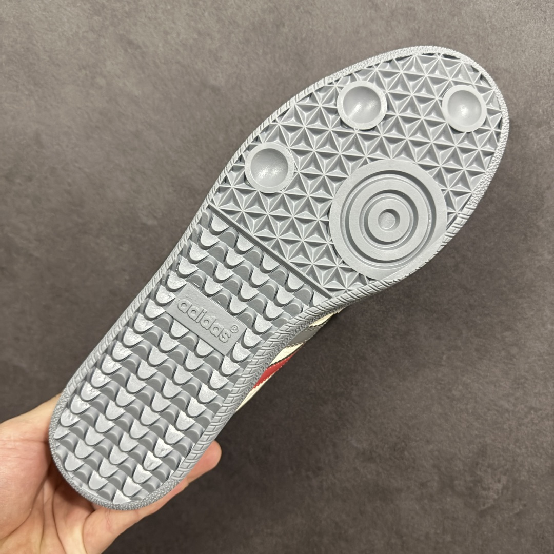 图片[9]-【定制版】Adidas Originals GAZELLE INDOOR“马年联名限定 鞋身烫印金色奔马 + 祥云纹理，后跟点缀红马标识，采用麂皮 + 头层皮革拼接鞋面，红金条纹层次分明，烫金印花精致细腻，软弹泡棉中底 + 防滑生胶外底，日常出街、通勤上学都能轻松驾驭，复古与舒适兼备。 货号：JJ2615 尺码：36 36.5 37.5 38 38.5 39 40 40.5 41 42 42.5 43 44 44.5 45-选品中心