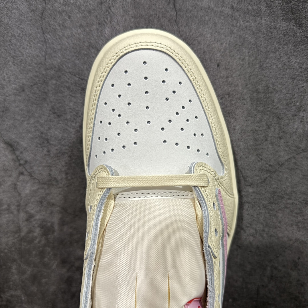 图片[5]-【PK纯原版本】Travis Scott x Air Jordan AJ1 Low OG SP TS联名 白粉倒钩低帮 IQ7604-100 知名大厂出品 纯原第一梯队版本 产品品控稳定性领先行业 各方面均可对飙市面通货版 SZ原厂全套原楦原纸板冲刀磨具开发 原厂皮料加持 原厂港宝加持定型后跟R度完美 同源原厂电绣 鬼脸飞翼针数密度立体效果一致 百分百一致原鞋 原厂拉帮工艺 针距密度一致 后跟弧度收口自然不对折 极致一眼正品既视感 进口玻璃冲刀皮料裁剪零毛边 全鞋电脑针车工艺 品控清洁度最高QC检验标准 免检产品 原厂订购鞋盒、鞋标、防尘纸、鞋撑、鞋带 追求极致的原厂味道 尺码：36-47.5-选品中心