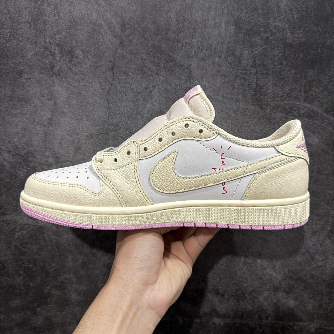 图片[2]-【PK纯原版本】Travis Scott x Air Jordan AJ1 Low OG SP TS联名 白粉倒钩低帮 IQ7604-100 知名大厂出品 纯原第一梯队版本 产品品控稳定性领先行业 各方面均可对飙市面通货版 SZ原厂全套原楦原纸板冲刀磨具开发 原厂皮料加持 原厂港宝加持定型后跟R度完美 同源原厂电绣 鬼脸飞翼针数密度立体效果一致 百分百一致原鞋 原厂拉帮工艺 针距密度一致 后跟弧度收口自然不对折 极致一眼正品既视感 进口玻璃冲刀皮料裁剪零毛边 全鞋电脑针车工艺 品控清洁度最高QC检验标准 免检产品 原厂订购鞋盒、鞋标、防尘纸、鞋撑、鞋带 追求极致的原厂味道 尺码：36-47.5-选品中心