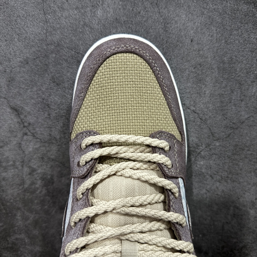 图片[5]-【纯原Z版】NK SB Dunk Low \”Big Money Savings\” 棕灰 货号：FZ3129-200 该鞋款整体以大地色为主色调，鞋面采用帆布、麂皮、织物等多种材质拼接打造，营造出\”What The\”氛围。质感方面绝对没得说！鞋身中部采用银色呈现，并带有特殊的花卉纹路细节，营造出奢华的氛围。Swoosh似乎也采用了\”裂纹\”工艺打造。鞋带部分采用了特殊的麻质编织工艺设计，为鞋款带来一丝粗犷的感觉，鞋舌标签部分则以蒂芙尼蓝色点缀。鞋舌内侧还带有特殊的促销购物小票，上面印有\”BIG MONEY SAVINGS\”（大减价）等字样，与鞋款主题相呼应。 尺码：36 36.5 37.5 38 38.5 39 40 40.5 41 42 42.5 43 44 44.5 45 46 47.5-选品中心