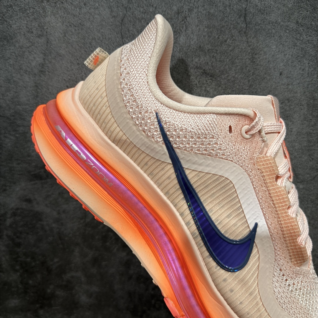 图片[7]-【XE纯原版】Nike Pegasus Premium Airscape 舒适百搭减震防滑耐磨透气 低帮跑步鞋     目前市场最强品质 原版购入开发 一切材质配件均匀原版一致 完美版型 高端玩家必推版本 高价零售必推版本 欢迎对比市面任意版本‼️ 这双鞋简直是时尚与科技的完美融合。 经典黑色鞋面，质感爆棚，搭配超亮眼的银色大勾子，瞬间成为街头焦点。 鞋侧独特小吊牌，细节满满，个性直接拉满。  脚下的全掌气垫更是亮点，红黑配色超吸睛，不仅颜值在线，缓震性能更是一绝。 不管是日常出街还是慢跑锻炼，都能给双脚极致舒适体验。  码数超全，36 – 46 码任你选！别犹豫啦，穿上它，轻松走出潮流范，开启你的时尚运动新旅程！   #独家原包 原底原料 开模打造  #原厂鞋标 高精密准度  #原楦原纸板开发 匹配原版98%以上  #后跟弧度 正确呈现  #原厂皮料 质感无敌  #皮料切割干净 无任何毛边 清洁度细节完美  货号：II6308-600 码段：36-46-选品中心