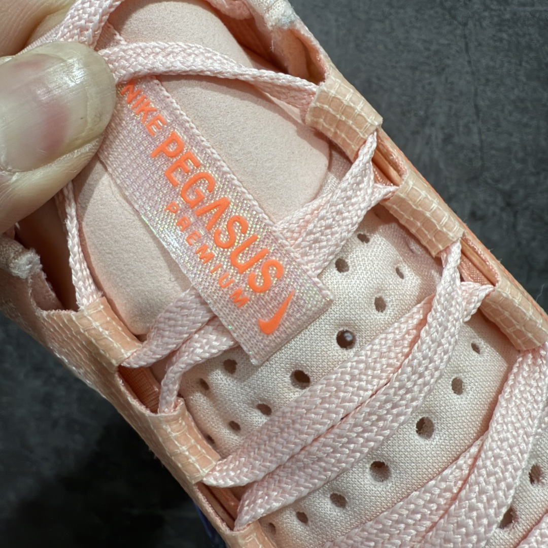 图片[6]-【XE纯原版】Nike Pegasus Premium Airscape 舒适百搭减震防滑耐磨透气 低帮跑步鞋     目前市场最强品质 原版购入开发 一切材质配件均匀原版一致 完美版型 高端玩家必推版本 高价零售必推版本 欢迎对比市面任意版本‼️ 这双鞋简直是时尚与科技的完美融合。 经典黑色鞋面，质感爆棚，搭配超亮眼的银色大勾子，瞬间成为街头焦点。 鞋侧独特小吊牌，细节满满，个性直接拉满。  脚下的全掌气垫更是亮点，红黑配色超吸睛，不仅颜值在线，缓震性能更是一绝。 不管是日常出街还是慢跑锻炼，都能给双脚极致舒适体验。  码数超全，36 – 46 码任你选！别犹豫啦，穿上它，轻松走出潮流范，开启你的时尚运动新旅程！   #独家原包 原底原料 开模打造  #原厂鞋标 高精密准度  #原楦原纸板开发 匹配原版98%以上  #后跟弧度 正确呈现  #原厂皮料 质感无敌  #皮料切割干净 无任何毛边 清洁度细节完美  货号：II6308-600 码段：36-46-选品中心