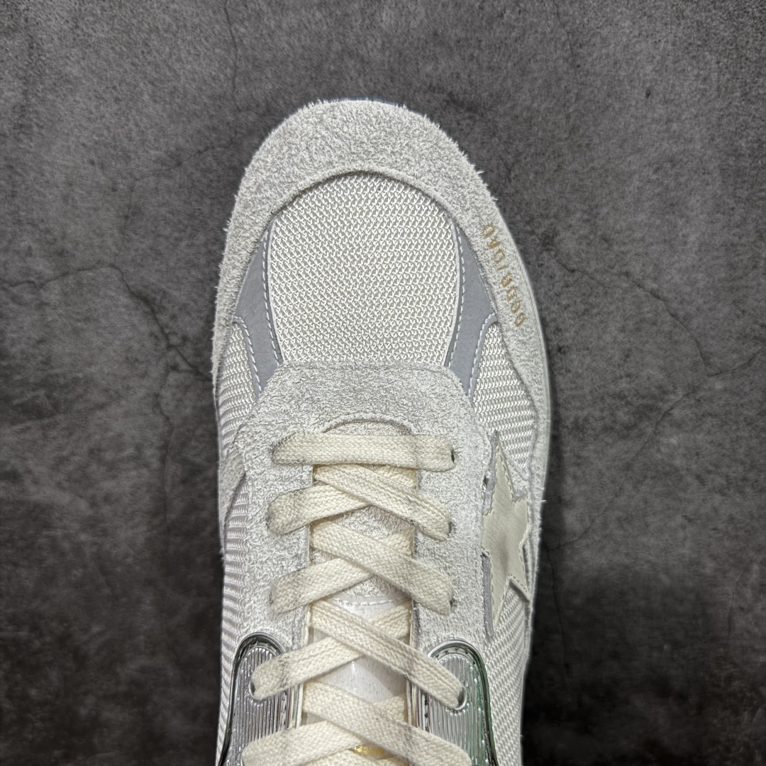 图片[5]-【莞产渠道】Golden Goose / GGDB小脏鞋Dad-Star系列 男女士 35-46 Dad-Star Uomo in suede bianco e grigio e stella in pelle bianca 白色和灰色绒面革和白色皮革星星的Dad超级星运动鞋 充满故事的灵魂：我们的Dad-Star运动鞋具有永恒的风格，旨在代代相传。这个版本的特点是白色和灰色的绒面革鞋面和白色皮革星星。为了完成风格，舌头由双层PVC和绒面革制成。 颜色：白色 白色皮革星星 聚氯乙烯和绒面革舌 冰灰色的鞋带 复古和苦恼的待遇 鞋面：50%牛皮，28%聚酰胺，18%纺织聚氨酯，4%合成反光织物 衬里：50%牛皮，40%棉，10%聚氨酯纺织品 鞋底：100%橡胶 尺码：35-40 （男码定制不退）-选品中心